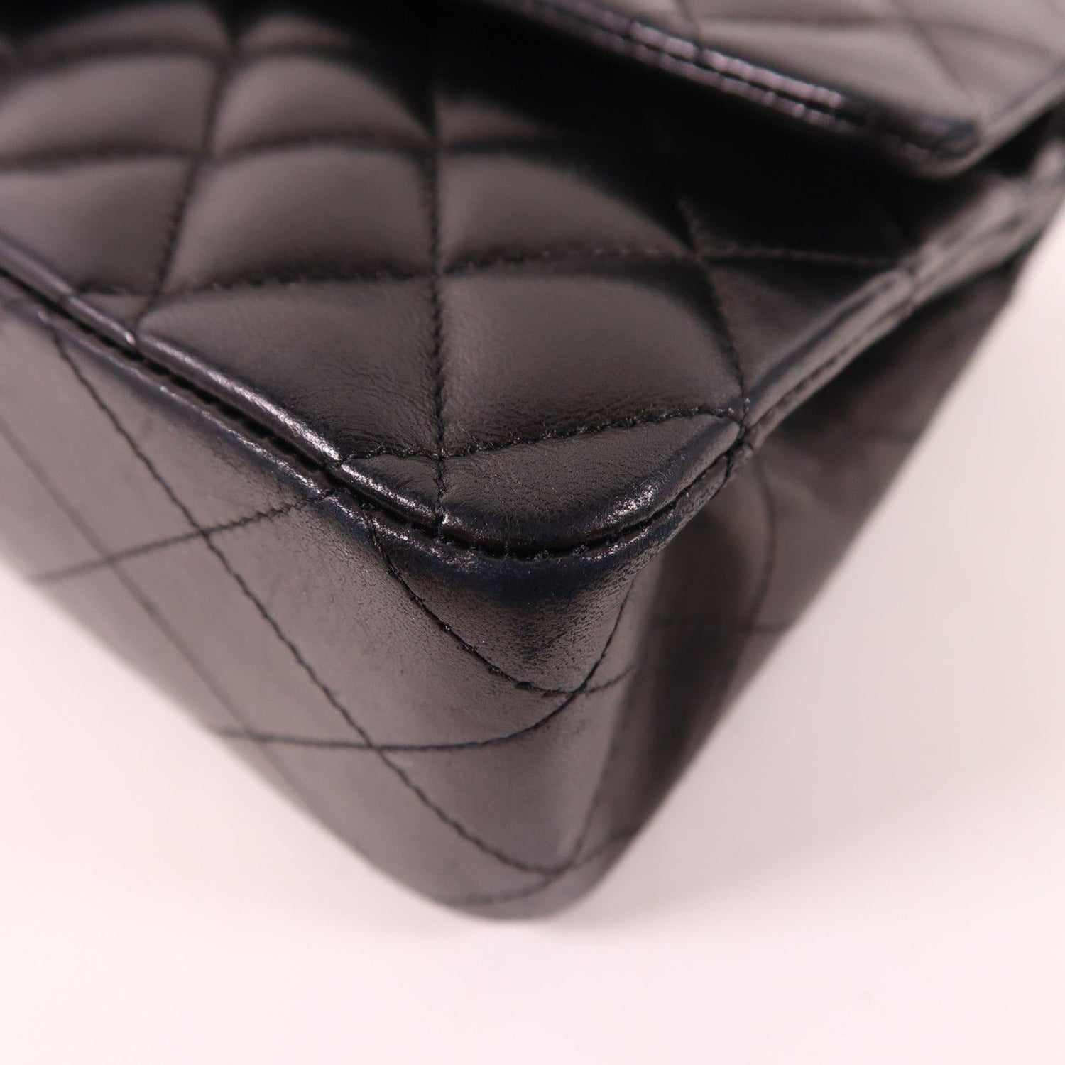 Chanel Black Sheepskin Leather Classic 25 Silver Crosshair Shoulder Bag Lambskin (sheep Leather) A