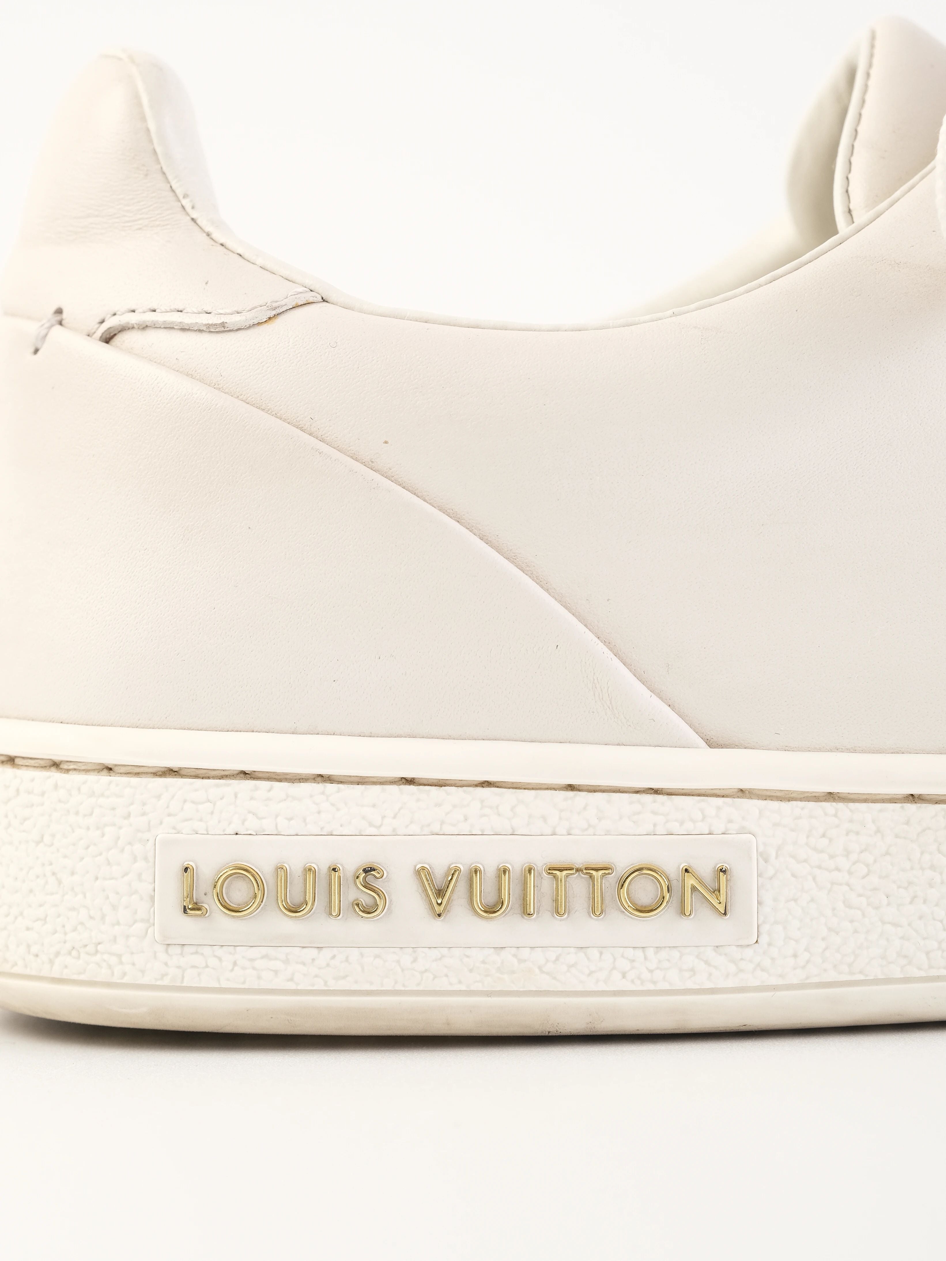 Excellent Louis Vuitton White Leather Sneakers Size 35 with Logo