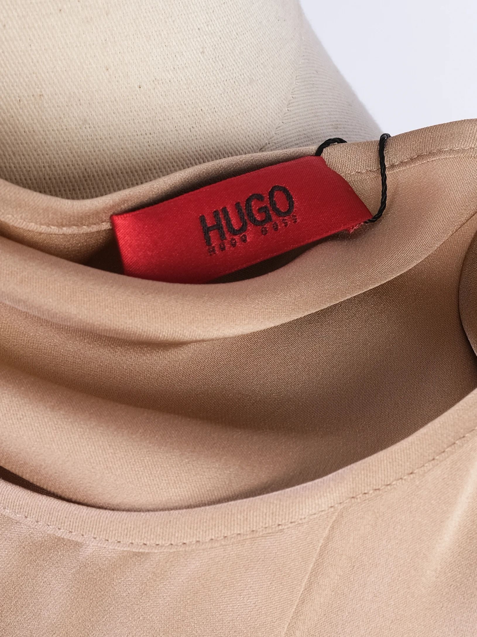 Excellent Hugo White Silk Blouse Size L Short Sleeve Flowy Top