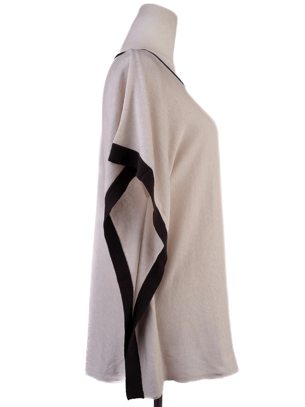 Excellent Weekend MaxMara White Cotton Top Size L with Black Trim