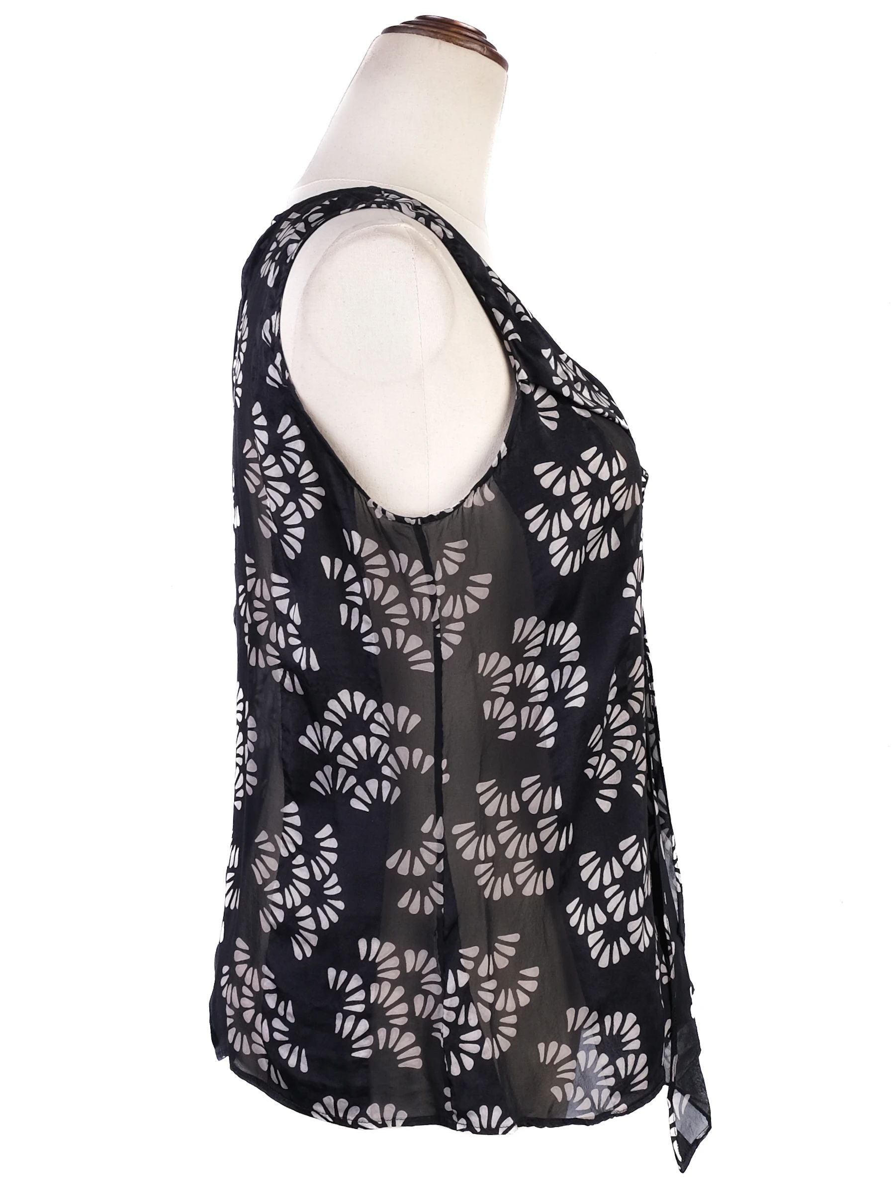 Excellent Giorgio Armani Black Silk Sleeveless Blouse Size S