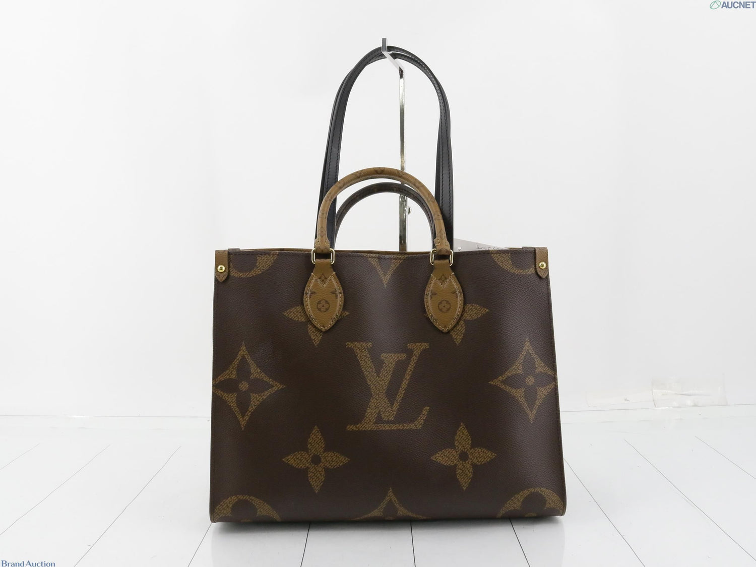 Louis Vuitton OnTheGo MM, Monogram Giant