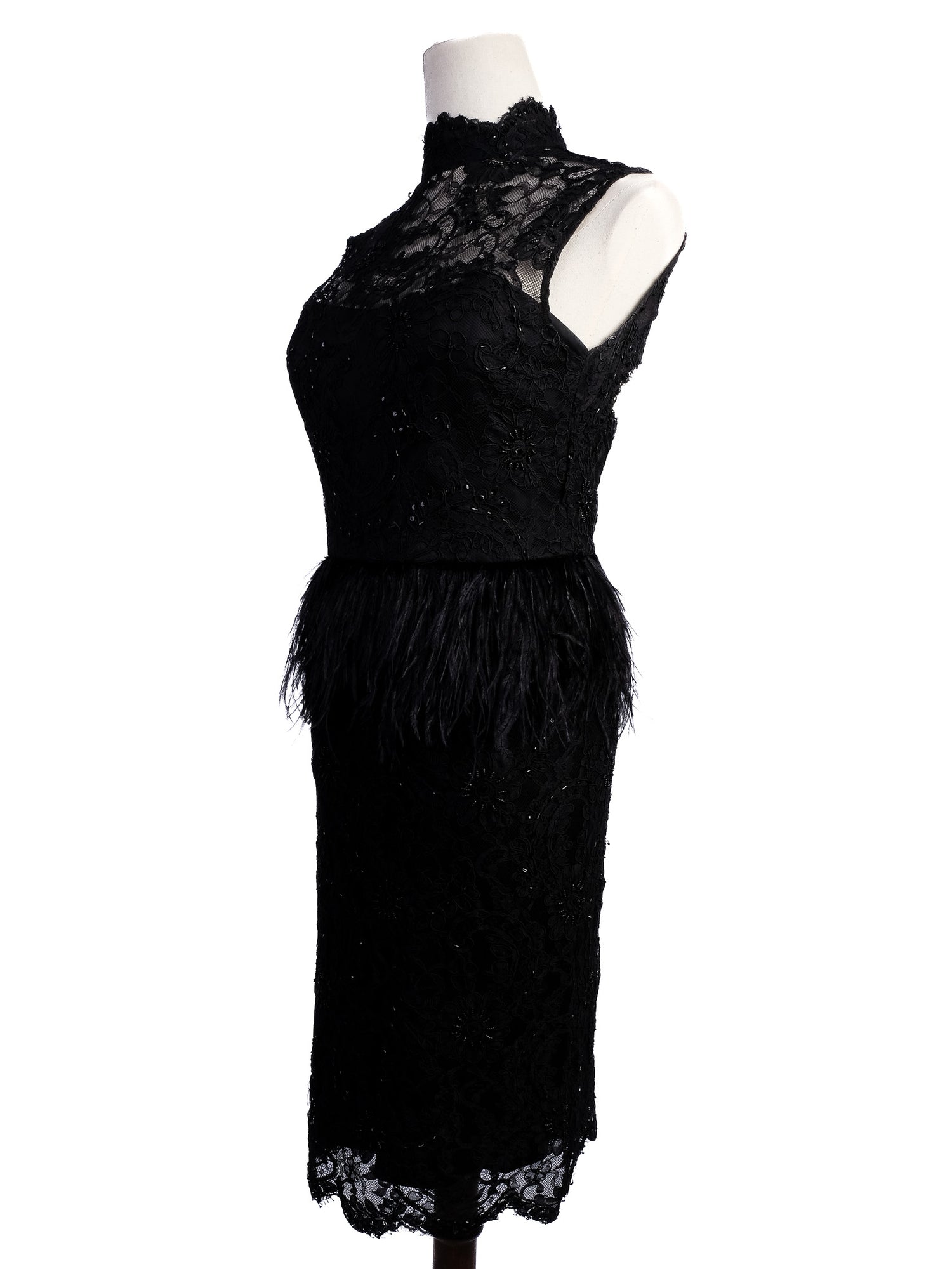 Excellent Alice+Olivia Black Silk Dress with Lace and Feathers