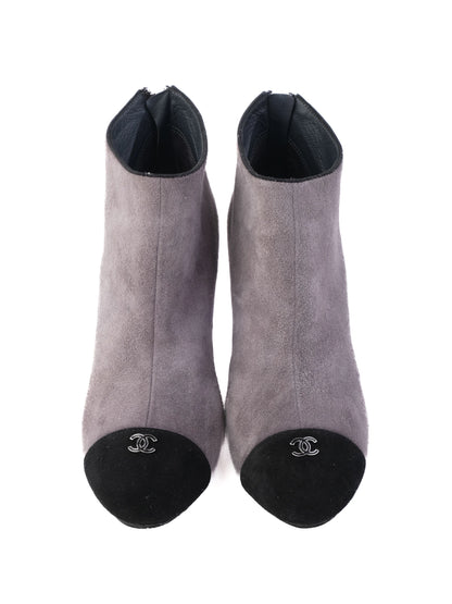 Excellent Chanel Gray Leather High-Heeled Ankle Boots Size 40