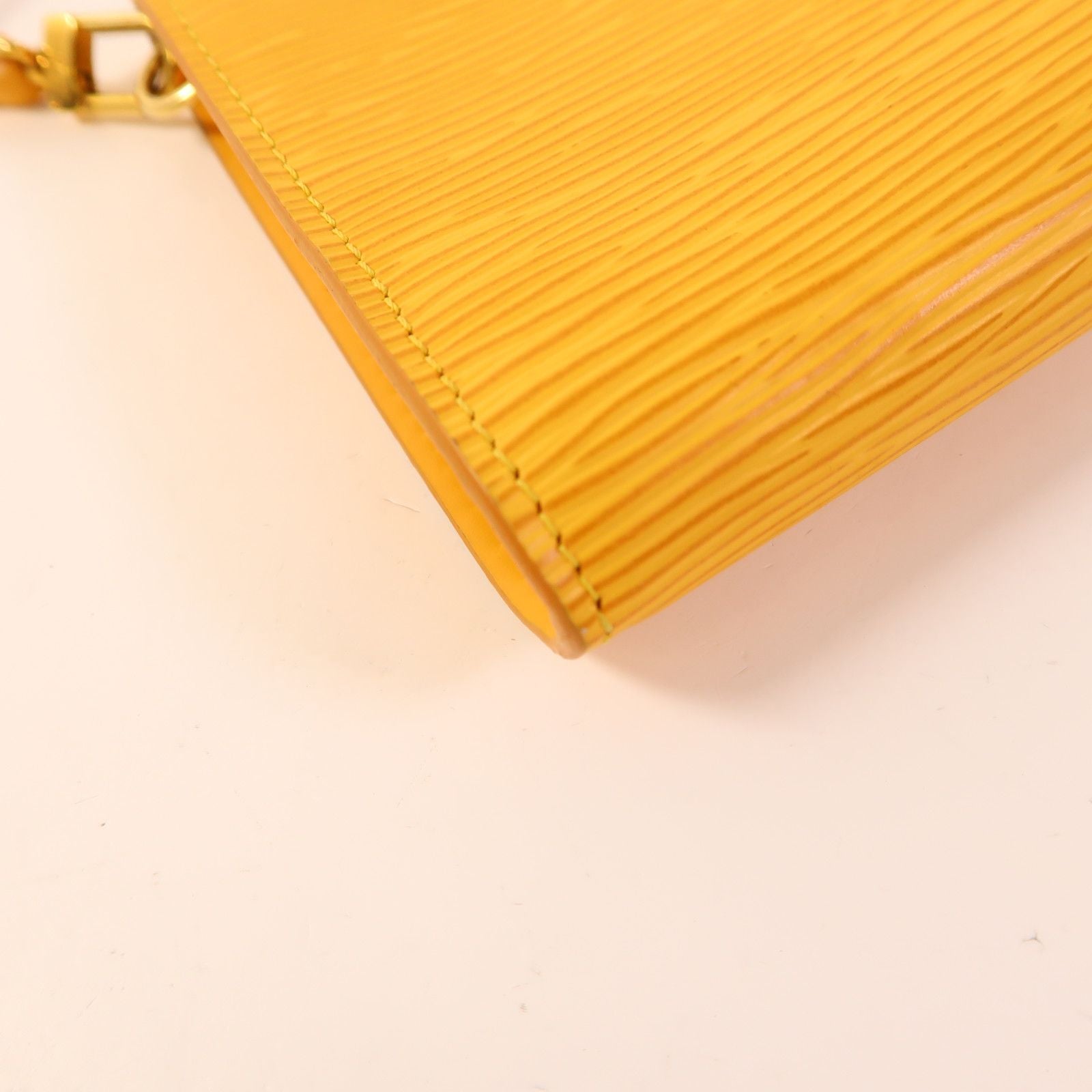 Louis Vuitton Epi Pochette Accessoires Pouch Kinpaku Handmade Bag Yellow Handbag M 5294a