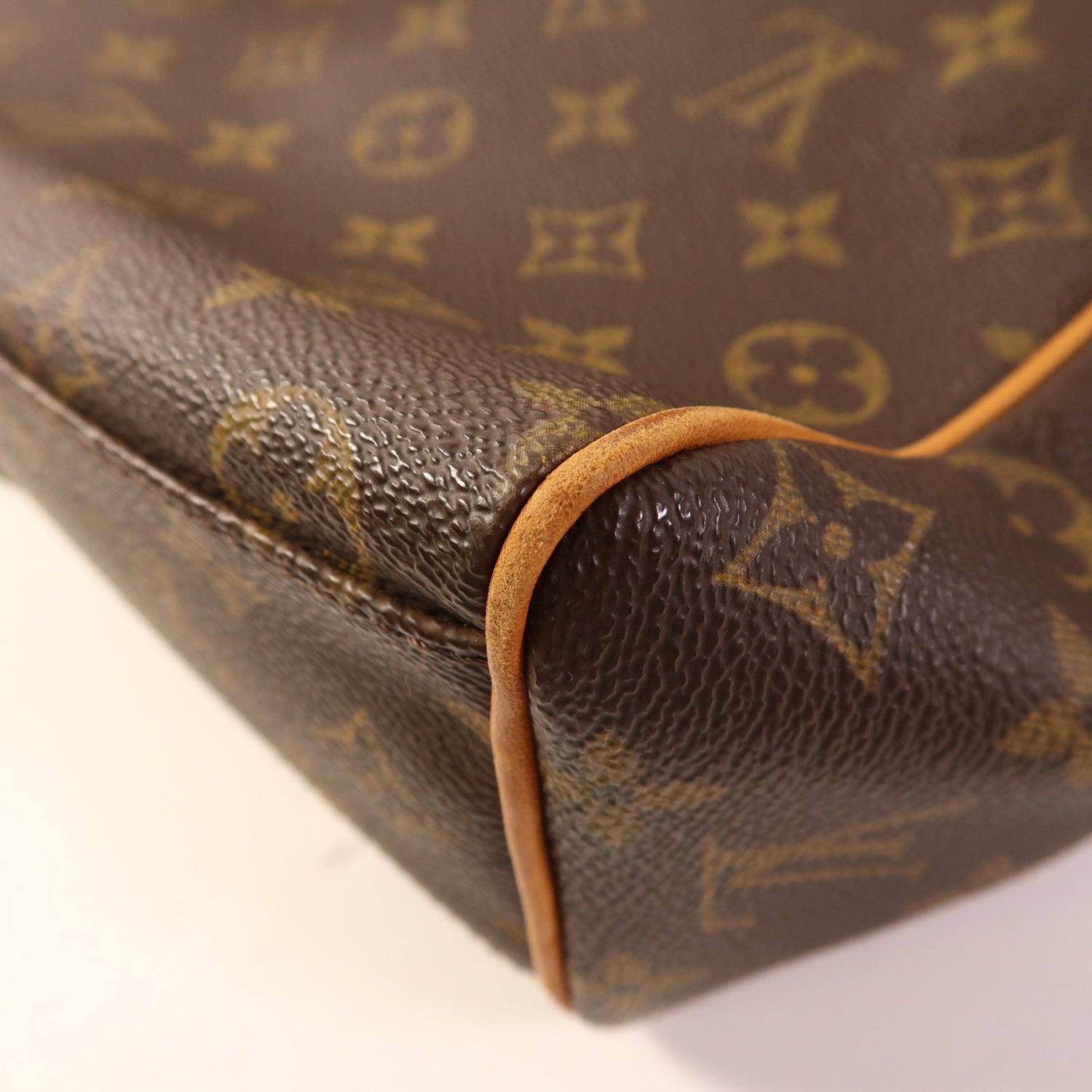 Louis Vuitton Abbesses Messenger, Monogram
