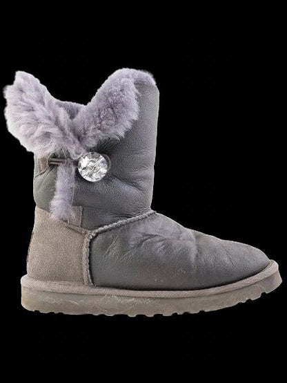 Excellent UGG Gray Leather Boots with Fuzzy Lining Size 37