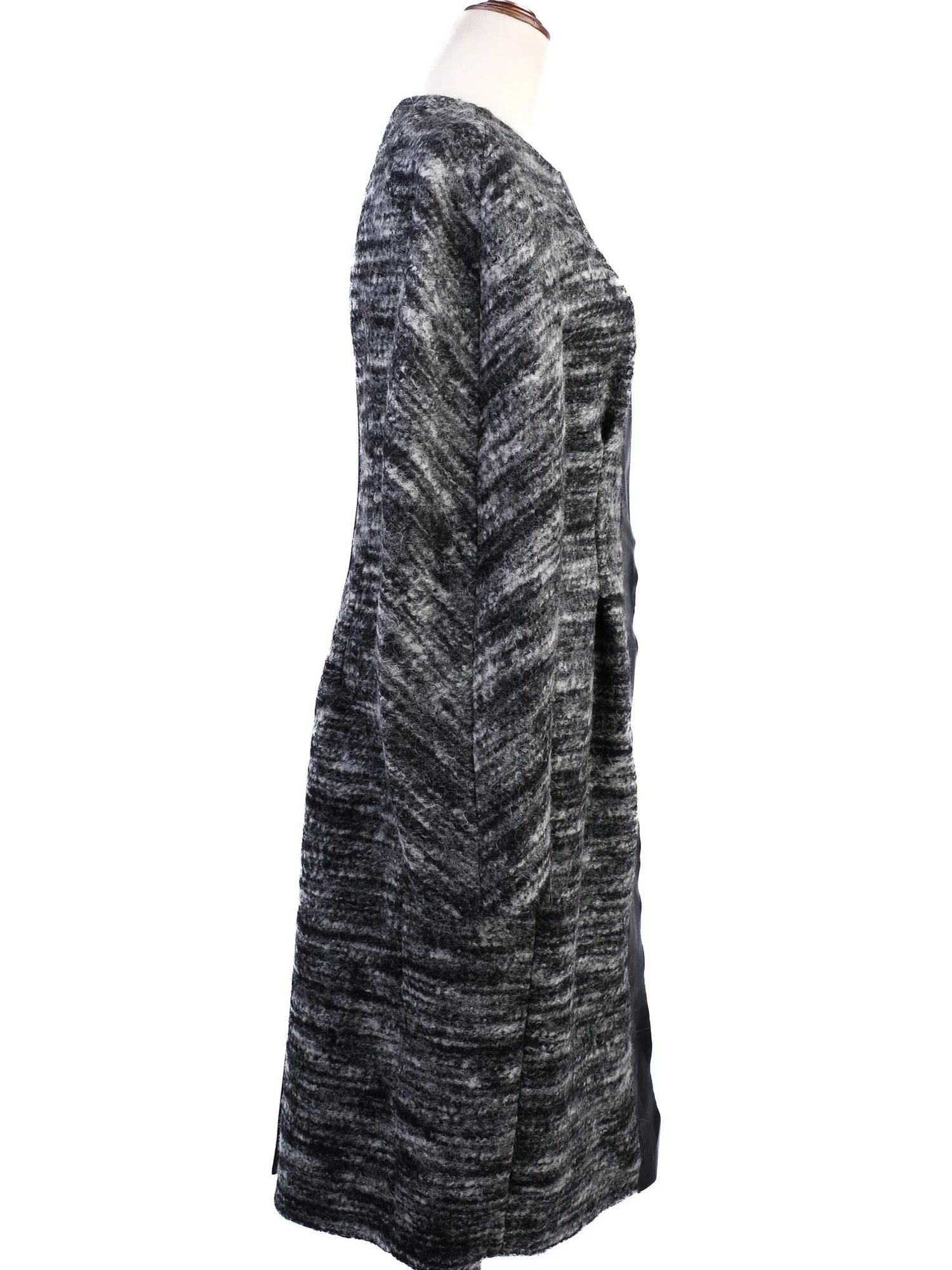 Excellent Sportmax Gray Wool Coat Size M with Textured Pattern
