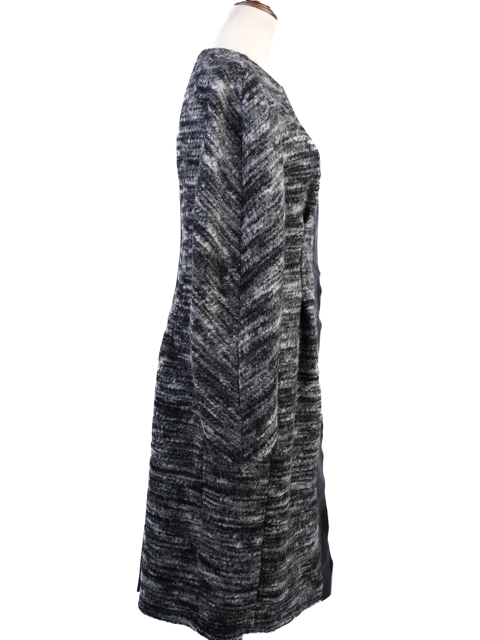 Excellent Sportmax Gray Wool Coat Size M with Textured Pattern
