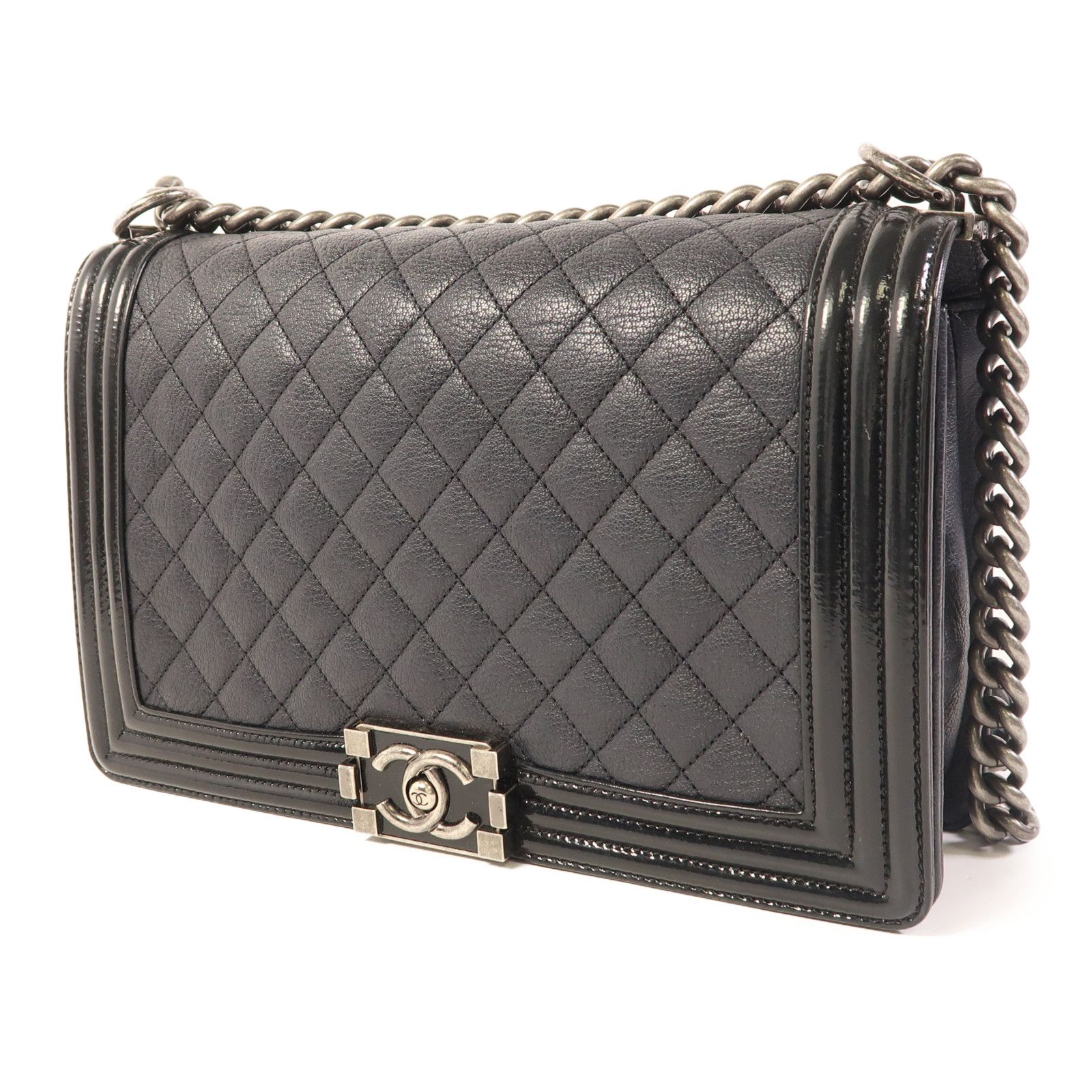 Chanel Black Cowhide Leather Crossbody Back Bag Calfskin (cowhide) Boy 28