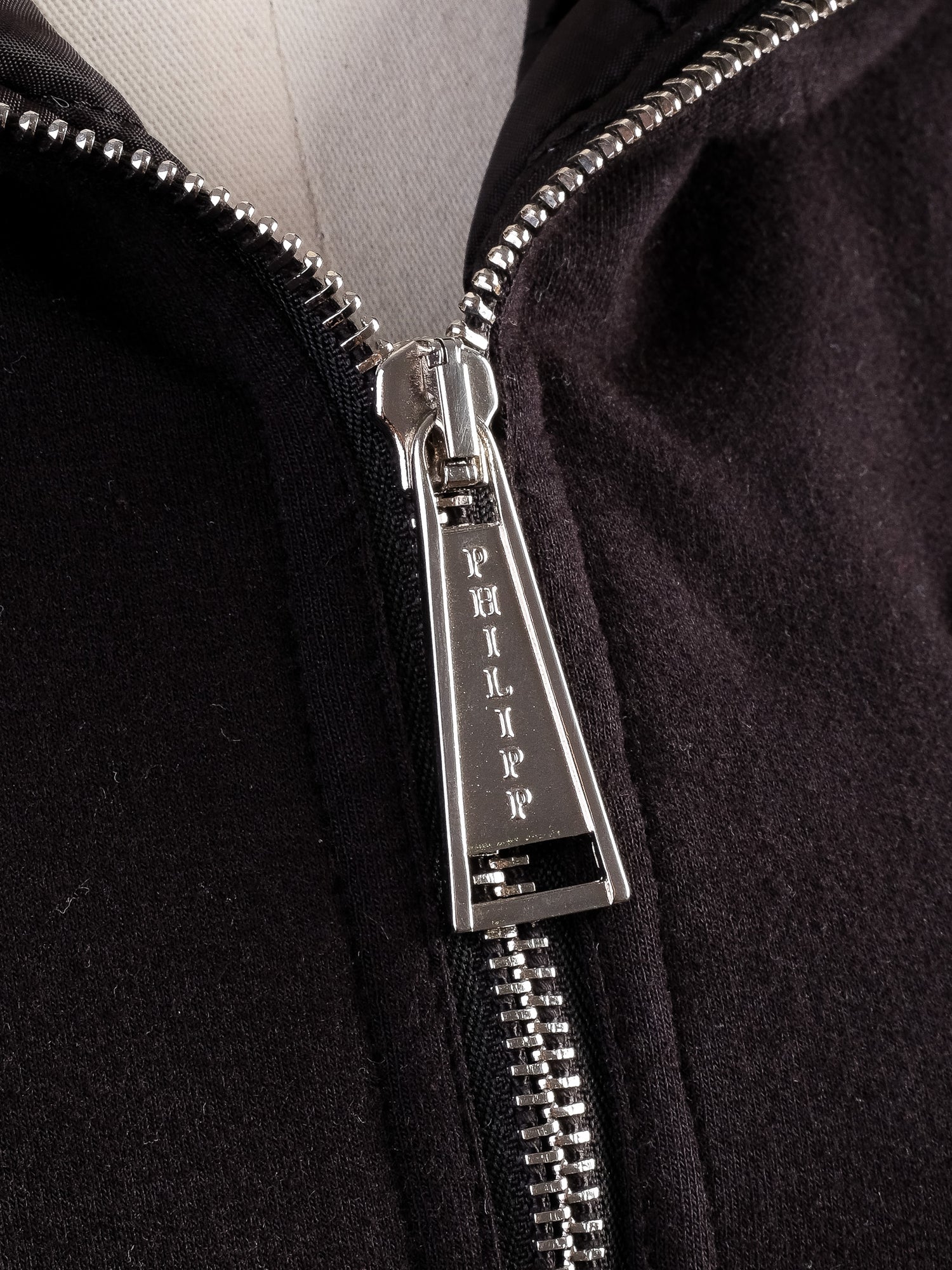 Excellent Phillipp Plein Black Sleeveless Hoodie with Embellished Crest