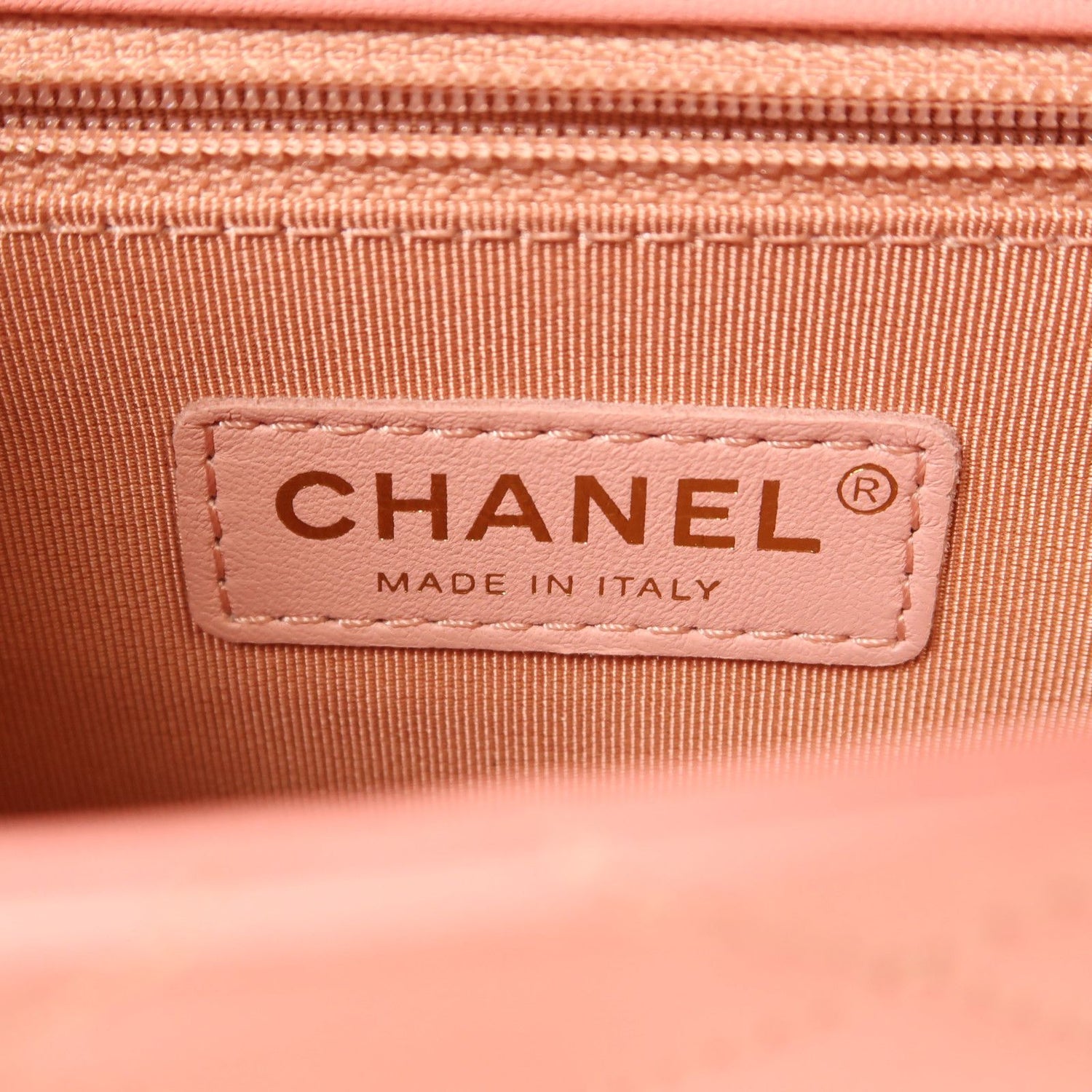 Chanel Pink Cowhide Leather Chain Shoulder Golden Shoulder Bag Powder Red Shoulder Bag Calfskin (cowhide)