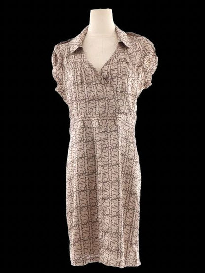 Excellent Burberry Gray Silk Dress Size XL with Decorative Pattern