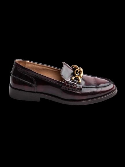 Good Uterque Red Loafers Size 39 with Gold Chain Embellishment