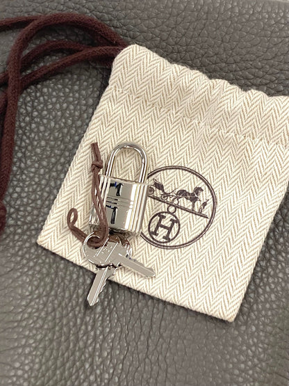 Hermes Gray Picotin PM, Taurillon Clemence PHW D Stamp
