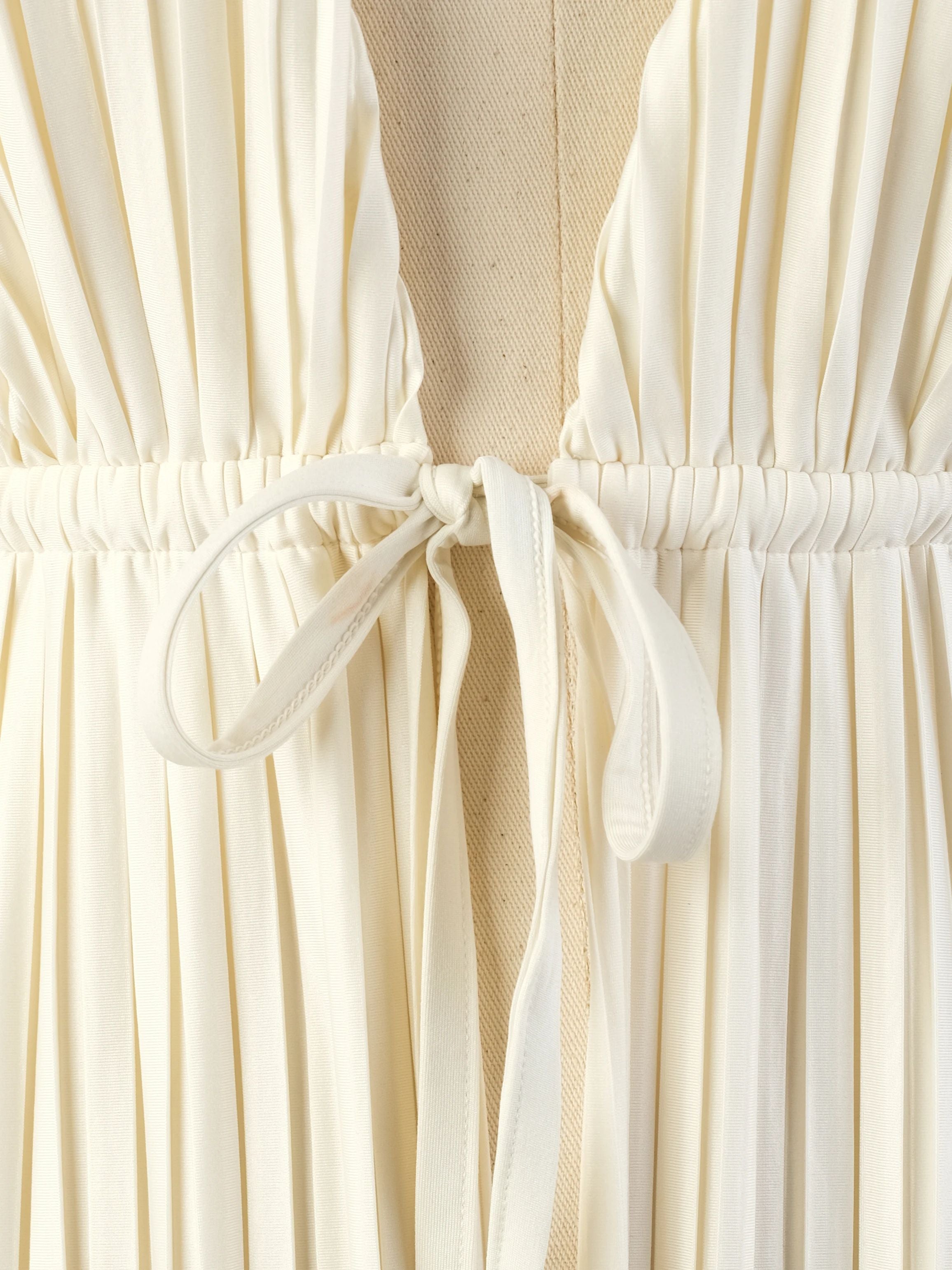 NEW Pleated Halter Dress White Size L Polyester