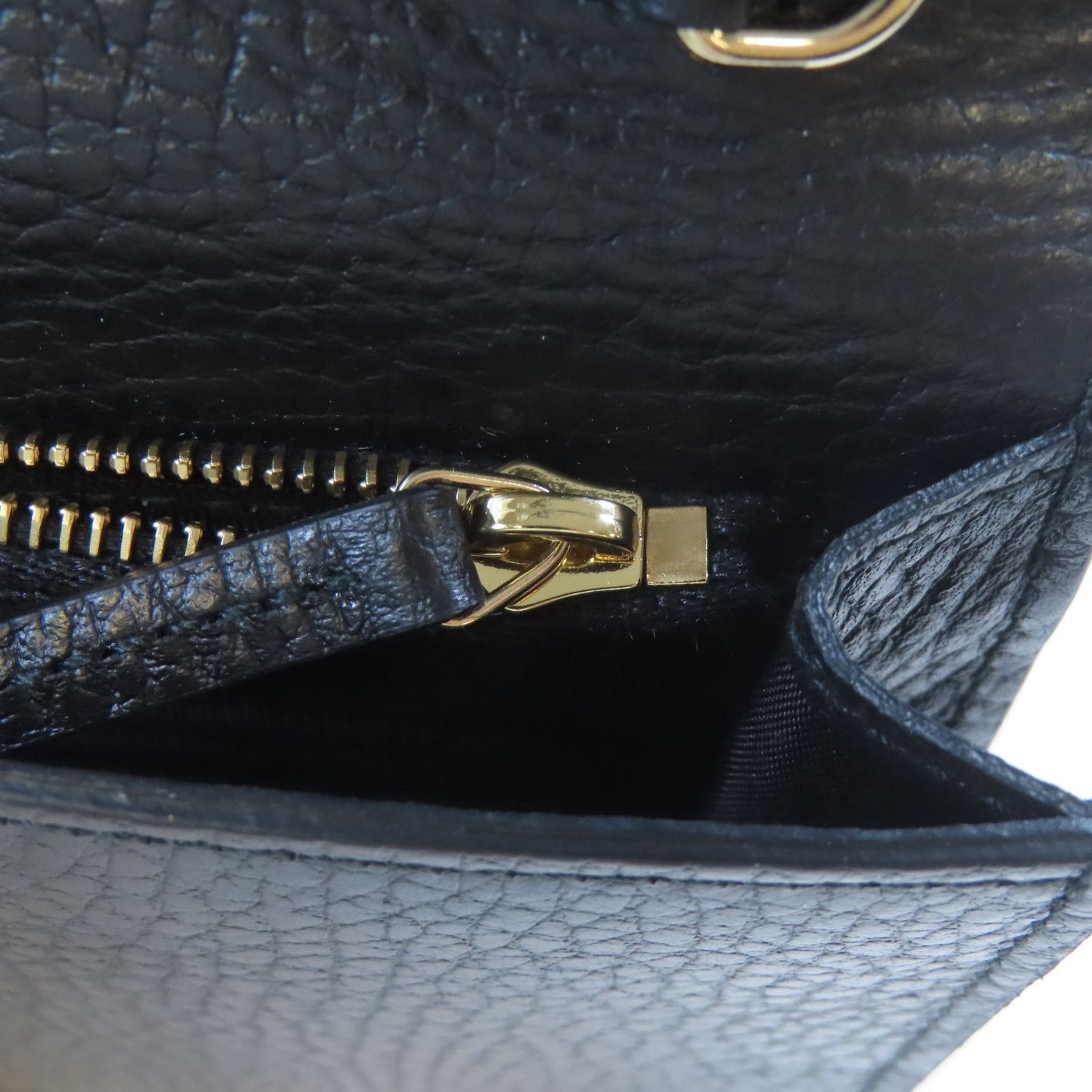 Gucci Textured Calfskin Medium Betty Chain Wallet Black