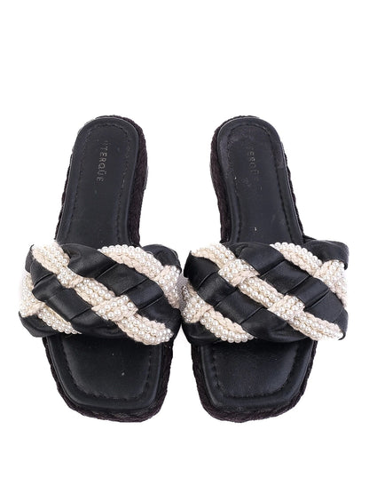 Perfect Uterque Black Leather Platform Sandals Size 36 with Pearl Details