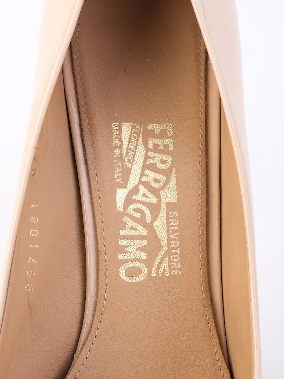 Excellent Salvatore Ferragamo Pink Leather High-Heeled Pumps Size 40