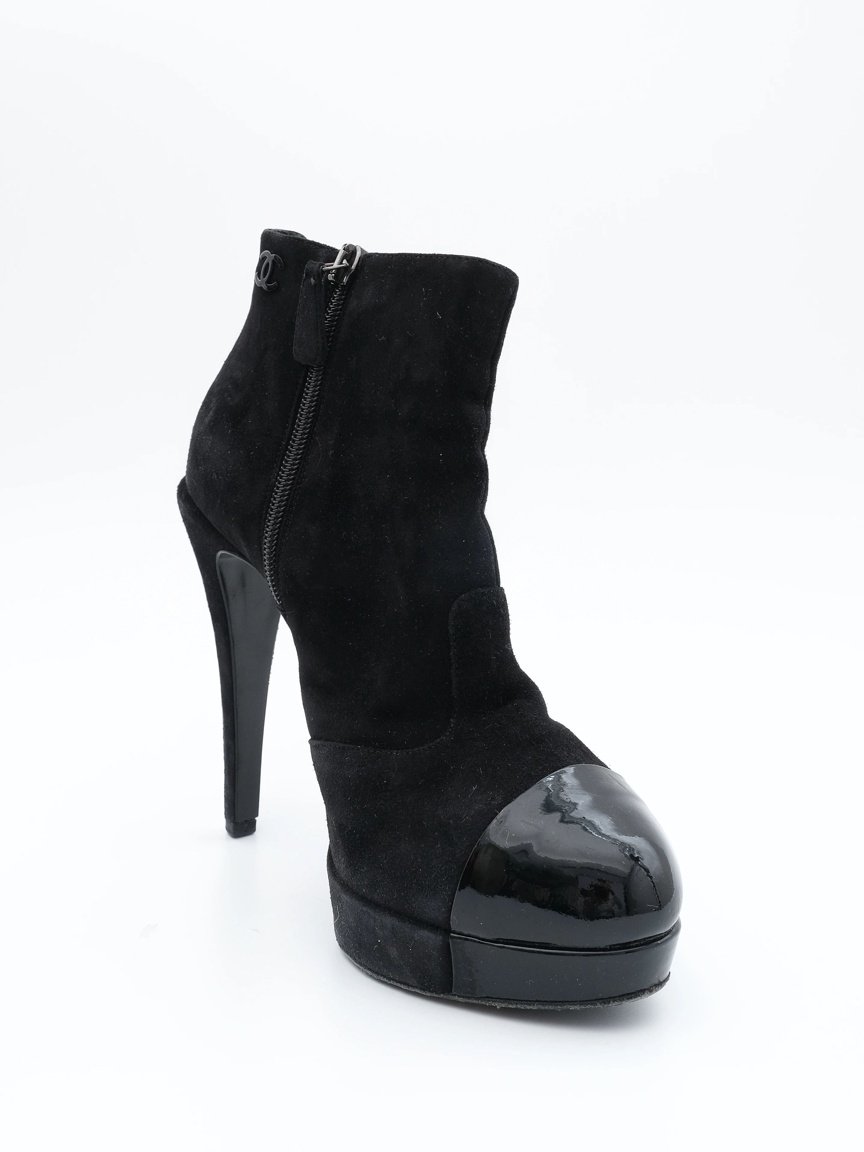 Excellent Chanel Black Leather High-Heeled Ankle Boots Size 38.5
