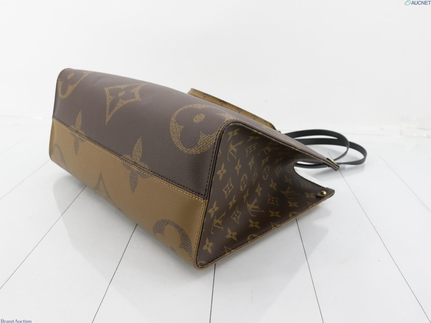 Louis Vuitton OnTheGo MM, Monogram Giant