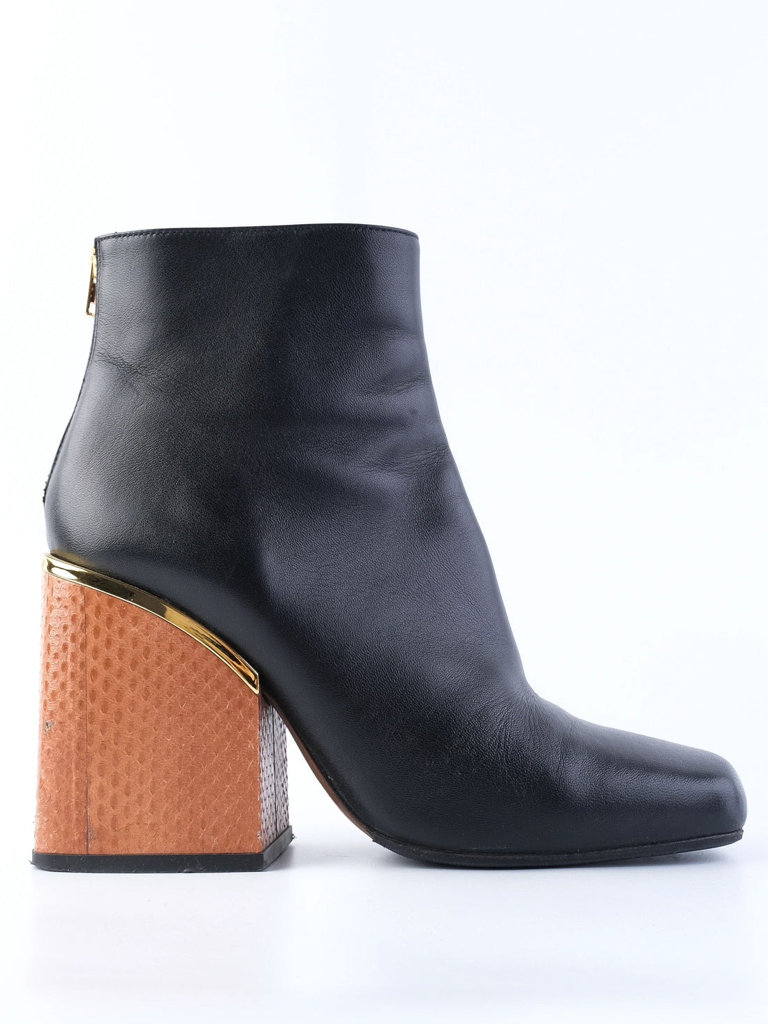 Excellent Marni Black Leather Ankle Boots Size 38 with Block Heel