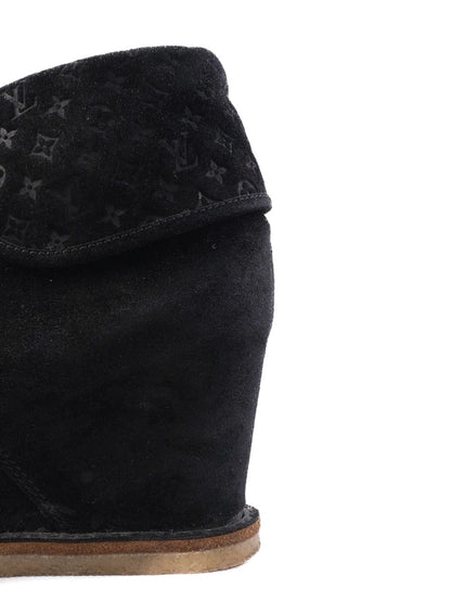 Excellent Louis Vuitton Black Suede Wedge Ankle Boots Size N/A