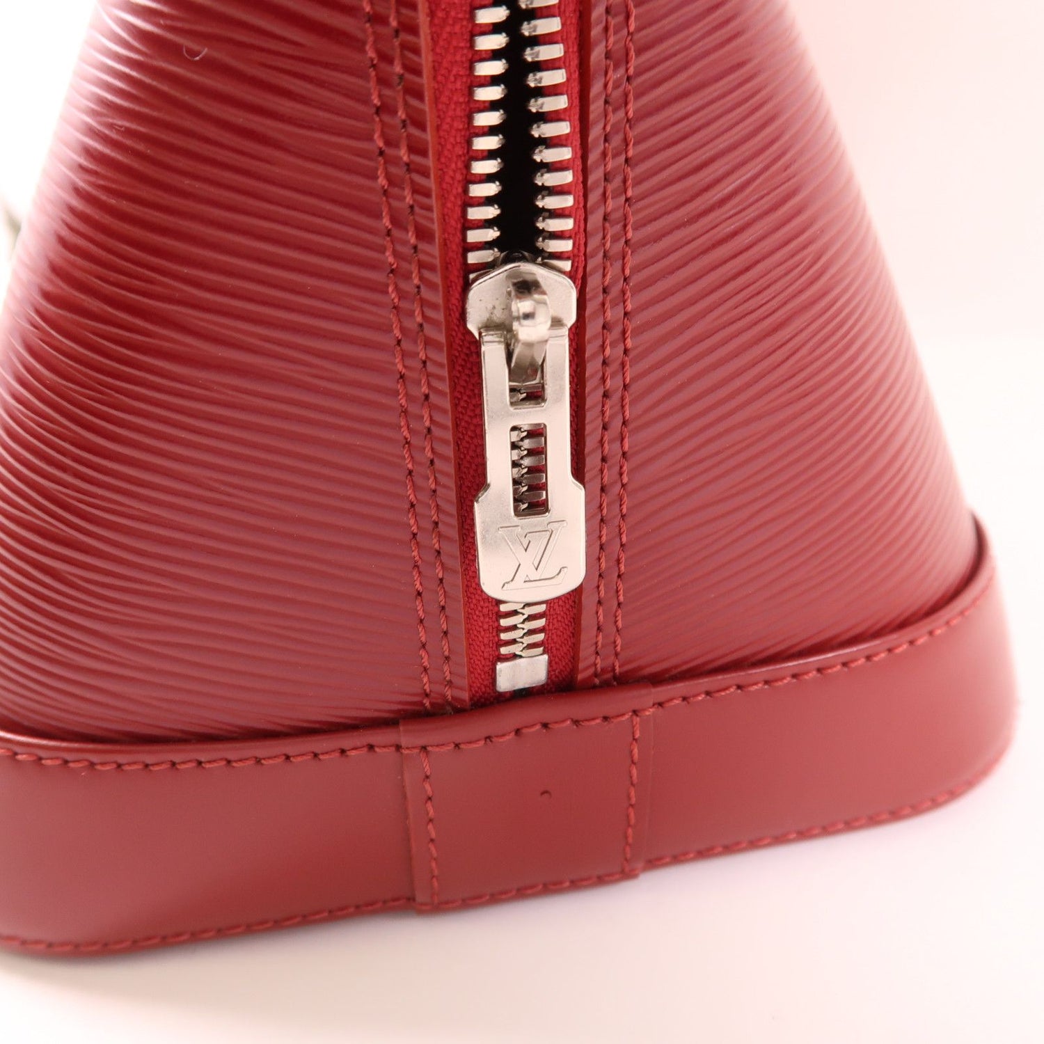 Louis Vuitton Epi Alma Pm Silver-back Handbag Red Handbag M 40490
