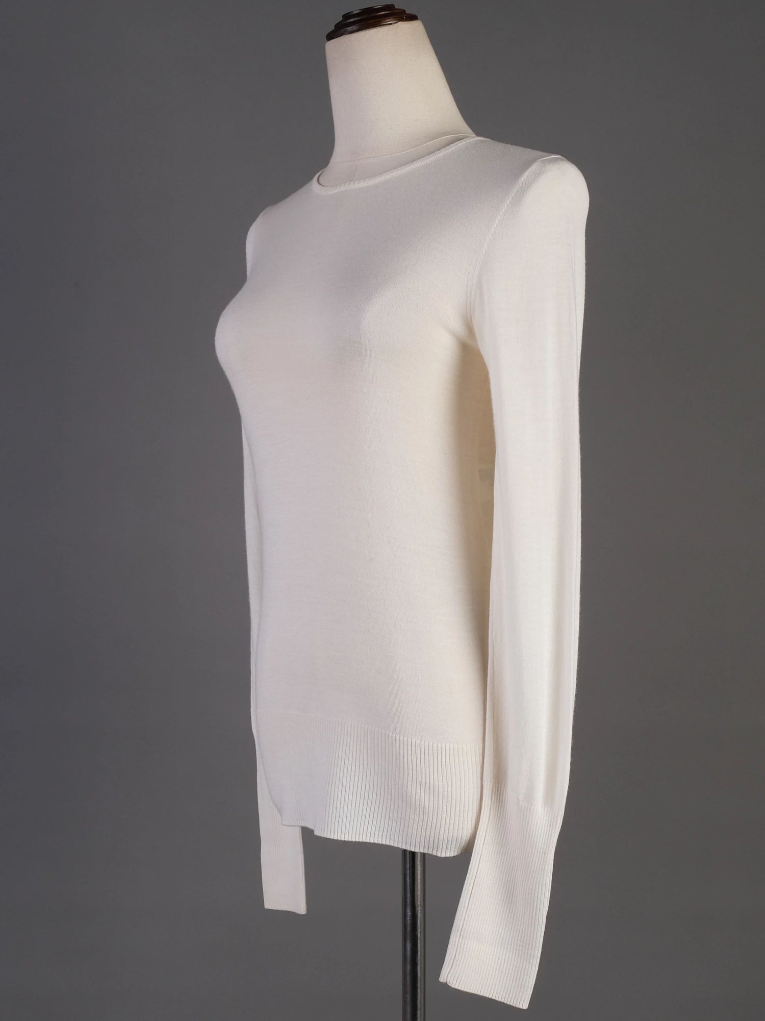 Excellent Tara Jarmon White Wool Long Sleeve Sweater Size S