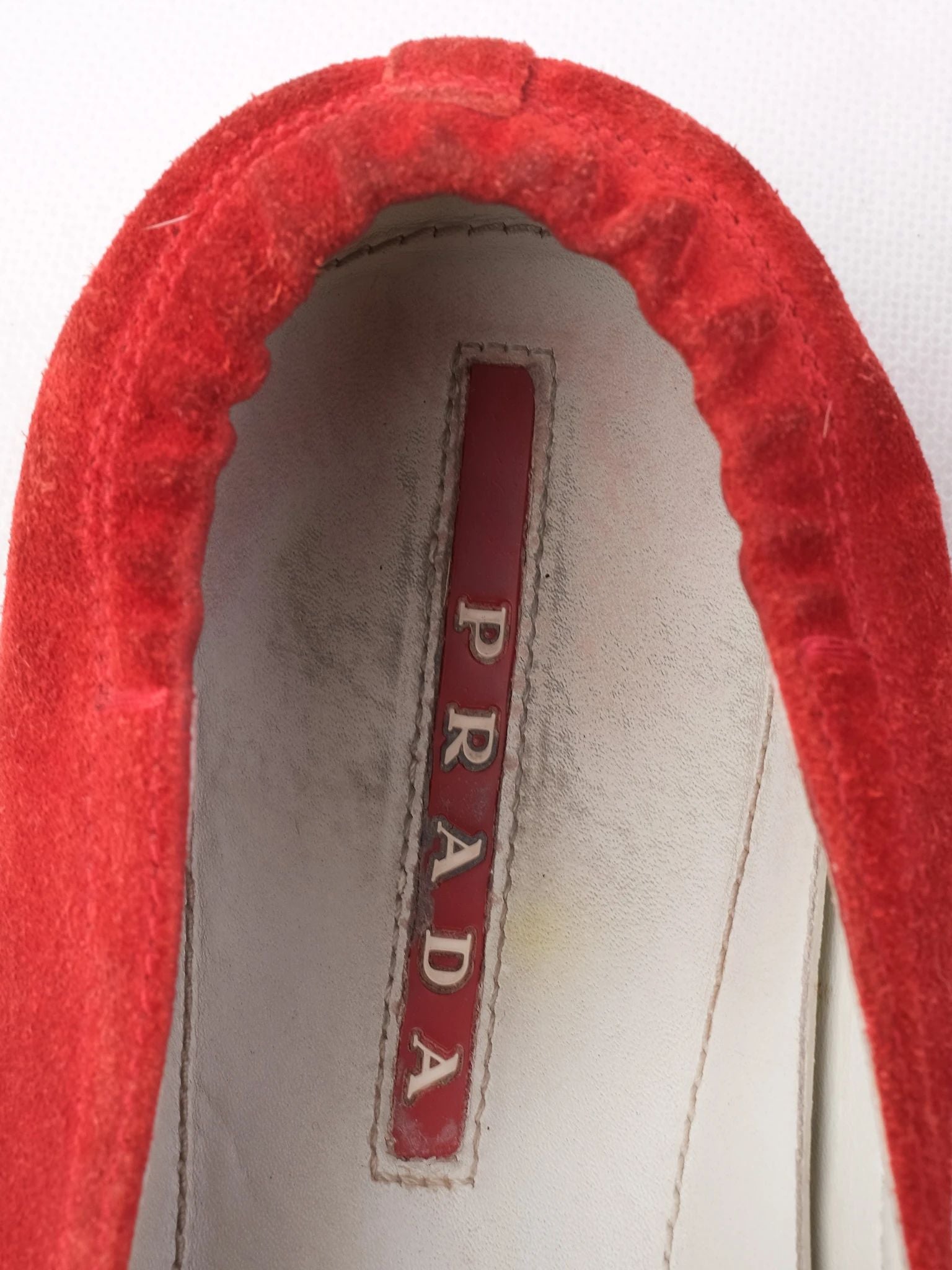 Excellent Prada Red Suede Slip-On Shoes Size 42 for Men