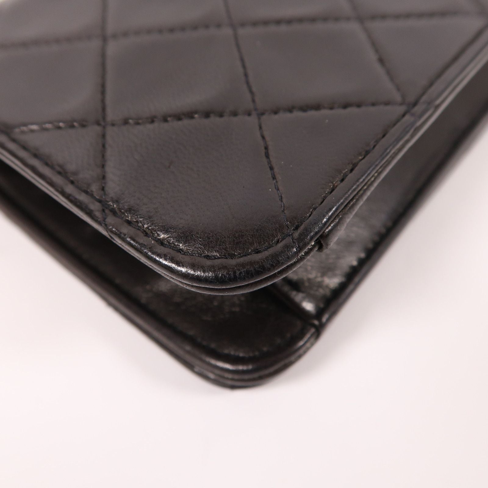 Chanel Black Sheepskin Leather Vintage Chain Shoulder Golden Chain Shoulder Back Bag Lambskin (sheep