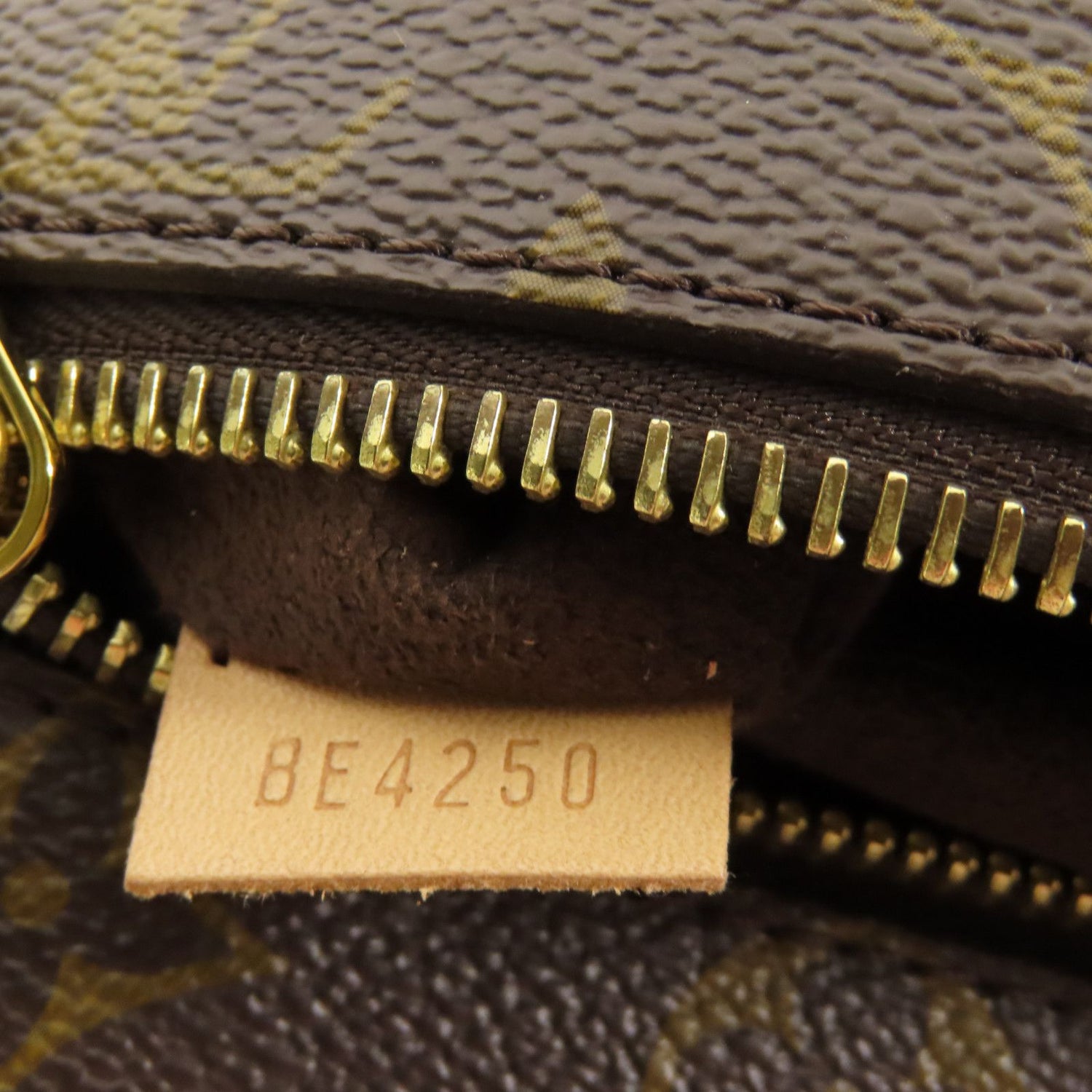 Louis Vuitton Pochette Metis, Monogram