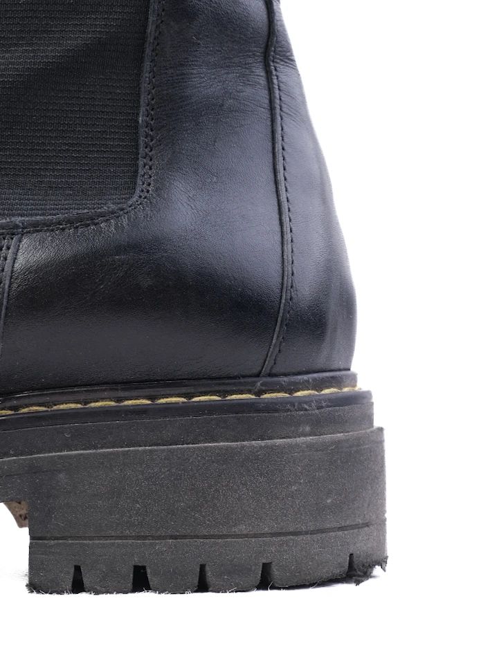 Excellent Pinko Black Leather Ankle Boots with Rugged Sole