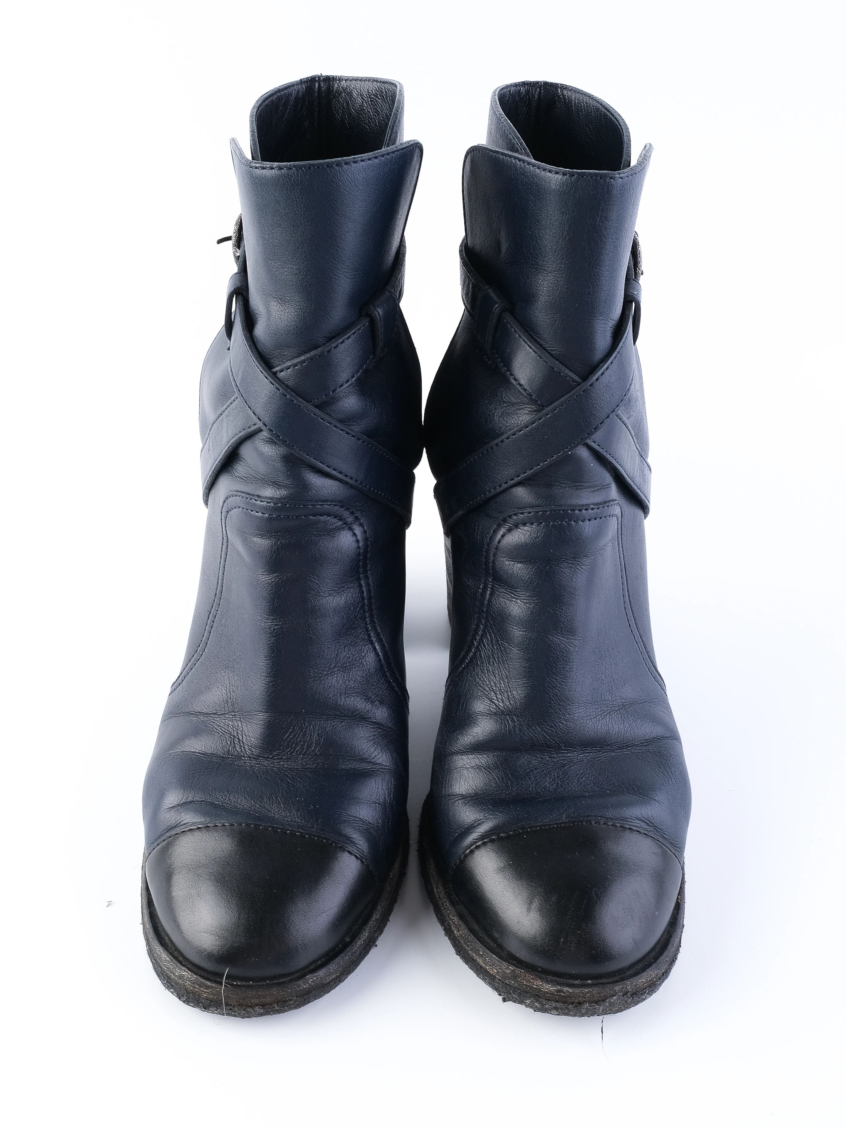 Excellent Chanel Black Leather Ankle Boots with Block Heel Size 38.5