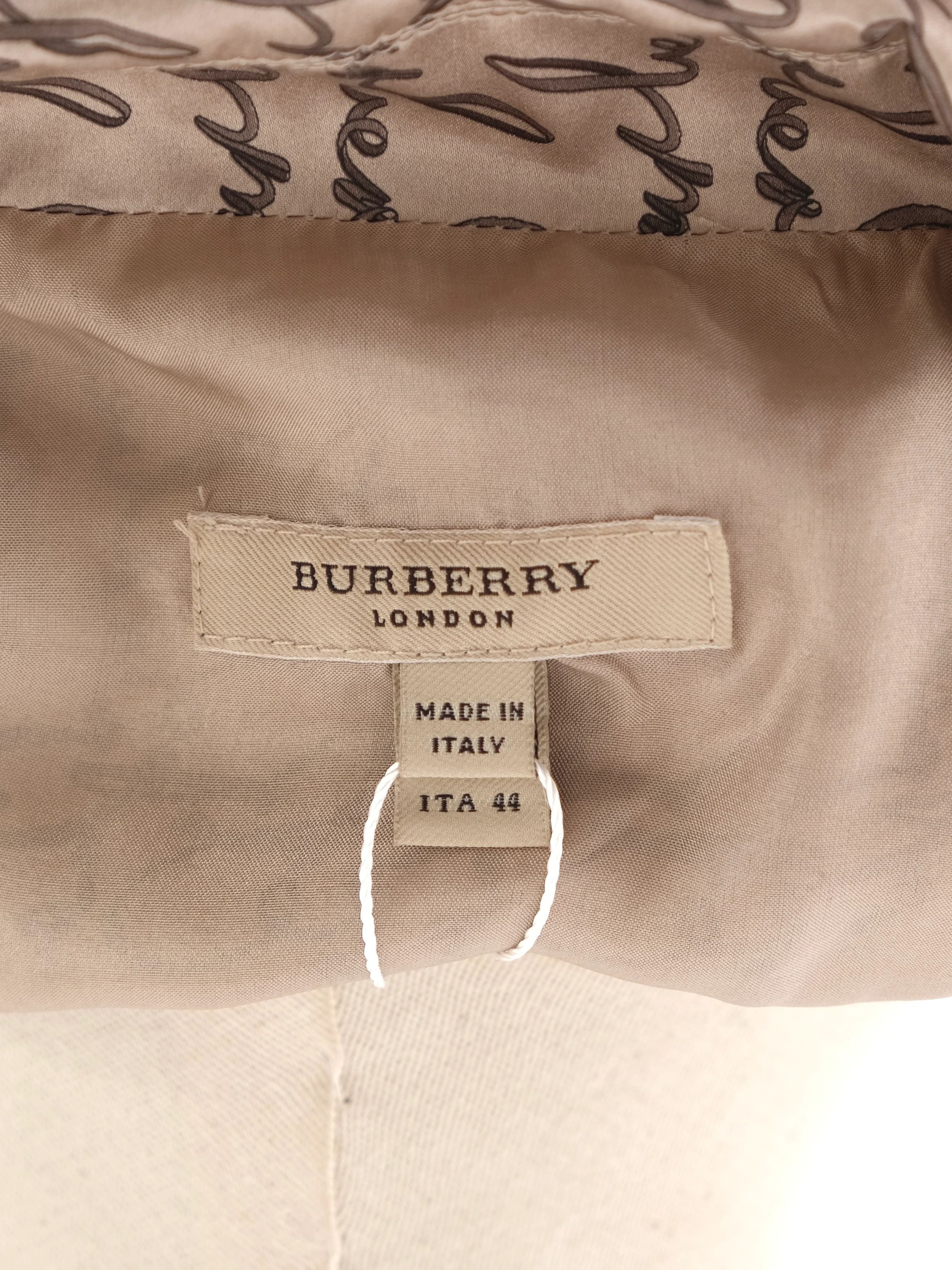 Excellent Burberry Gray Silk Dress Size XL with Decorative Pattern