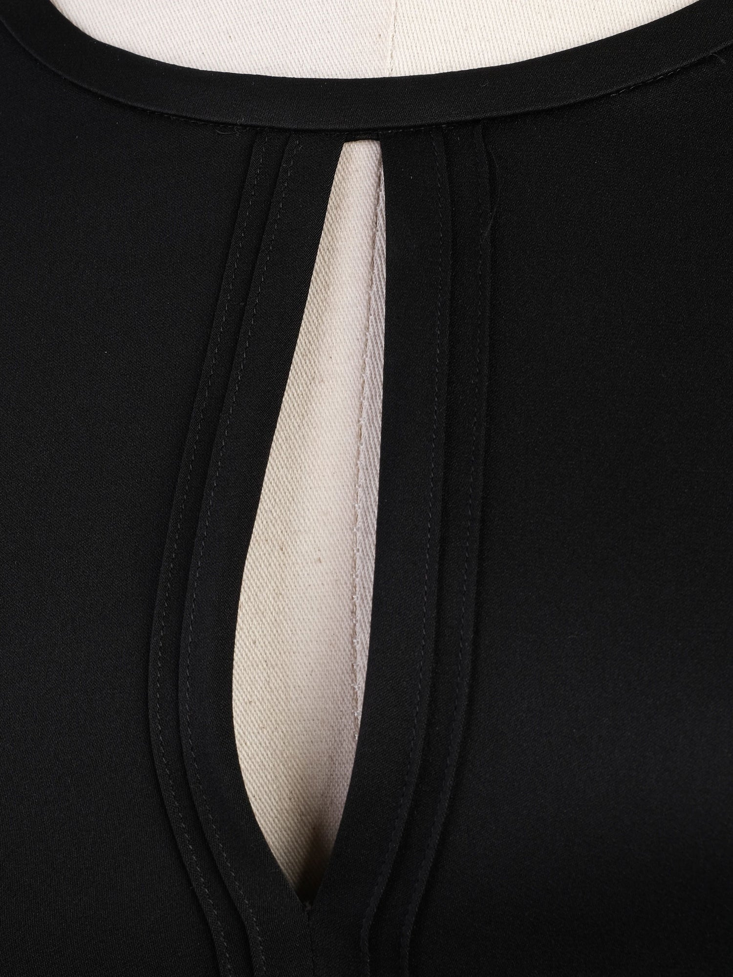 Excellent Hugo Boss Black Silk Blouse Size XS with Keyhole Opening