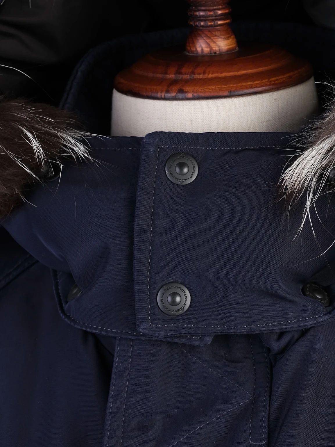 Excellent Moose Knuckles Navy Blue Parka Jacket with Fur Trim Size L