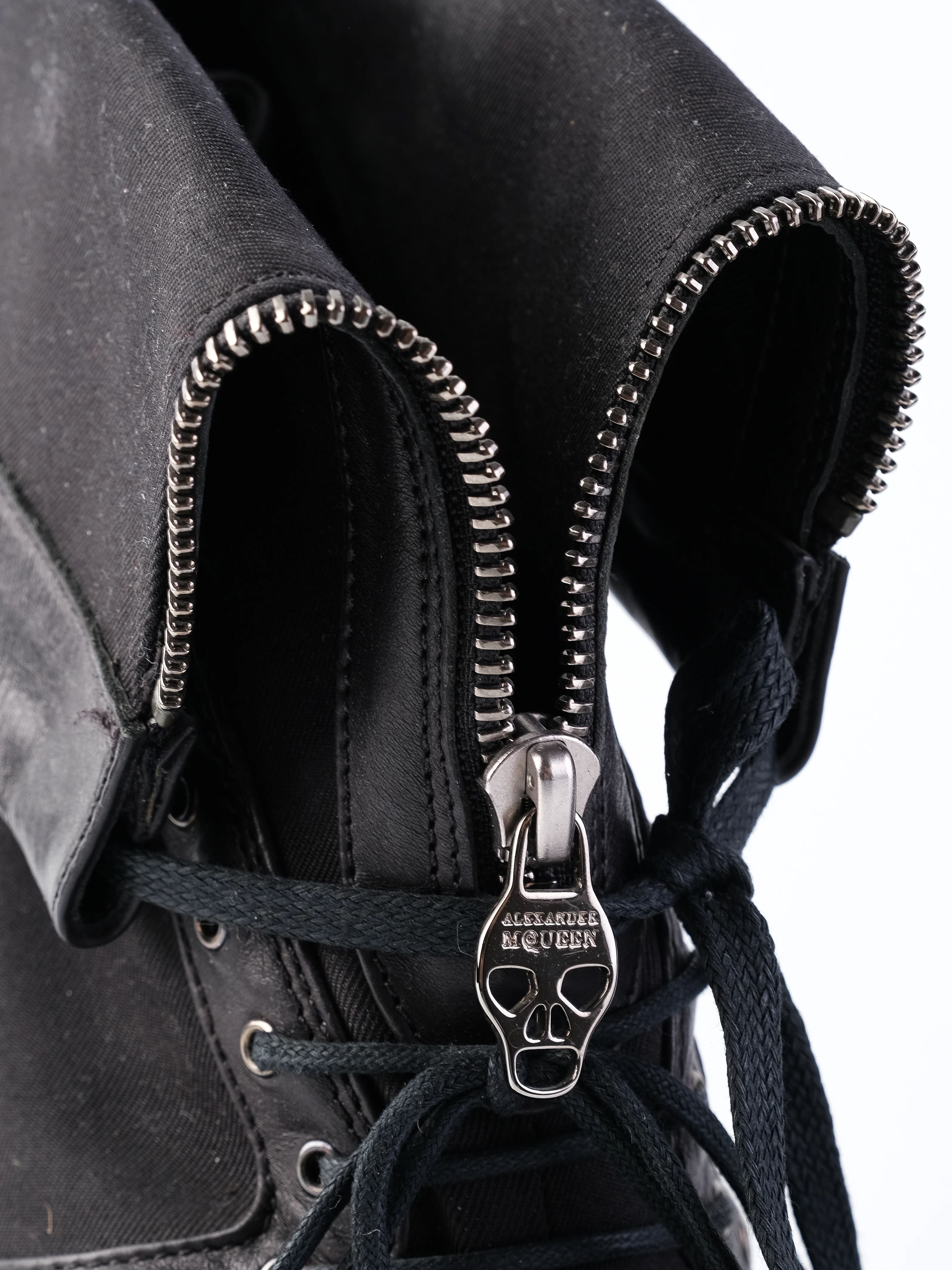 Good Alexander McQueen Black Leather Stiletto Booties Size 39