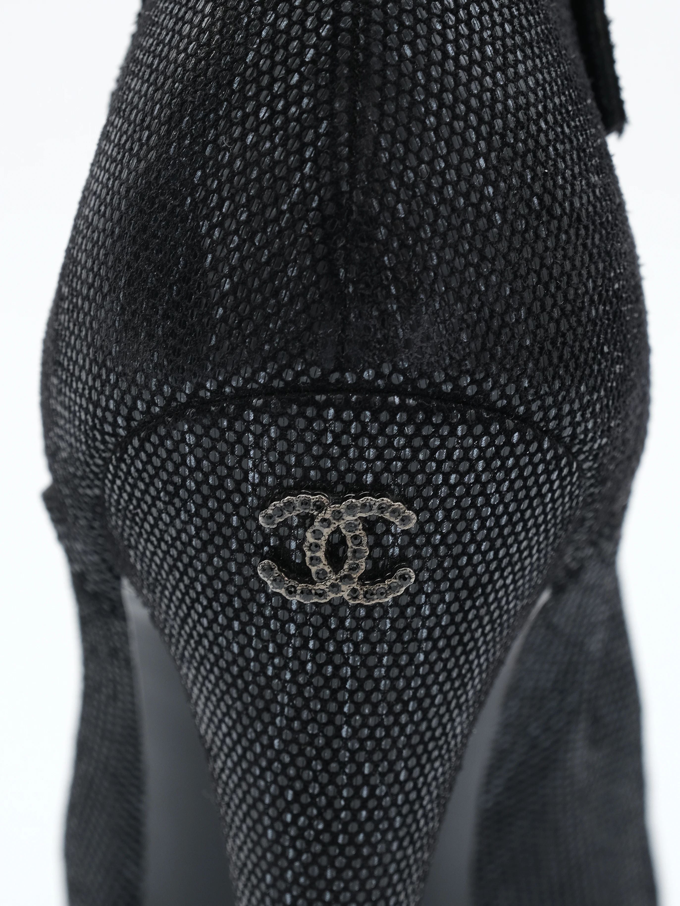 Excellent Chanel Black High-Heeled Ankle Boots Size 38.5 Textile