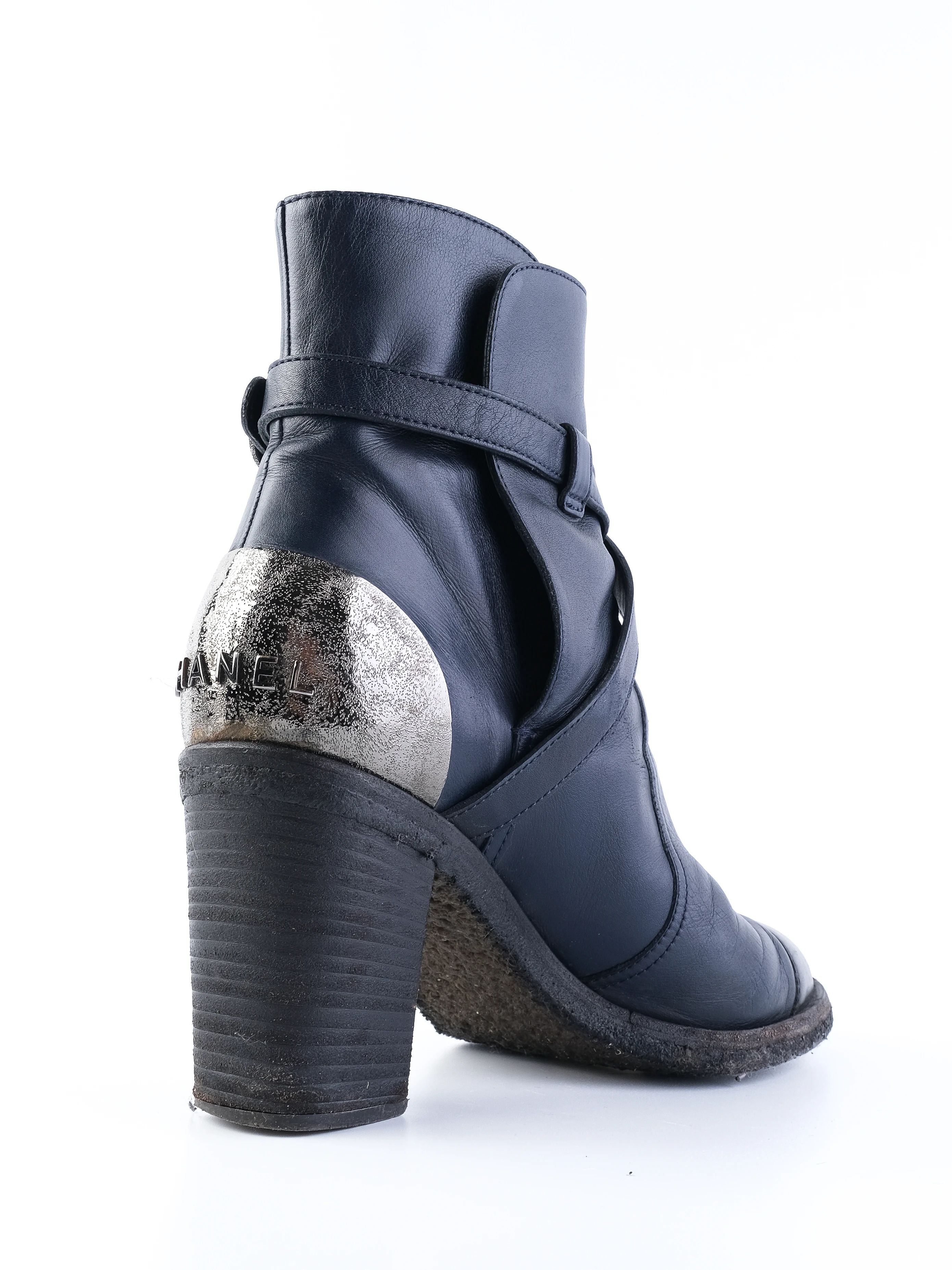 Excellent Chanel Black Leather Ankle Boots with Block Heel Size 38.5