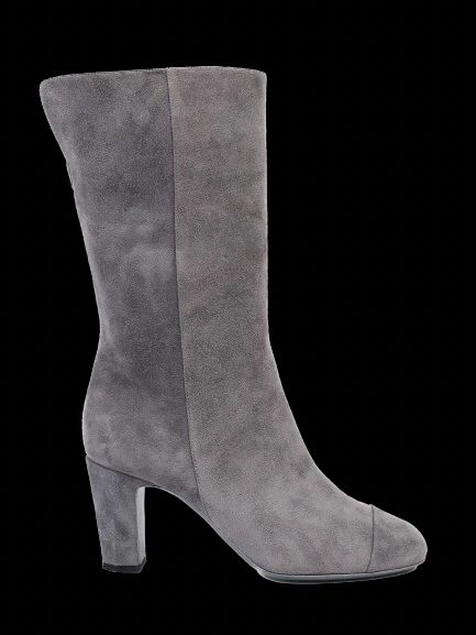 Excellent Chanel Gray Leather Boots Size 38 with Stylish Mid-Heel