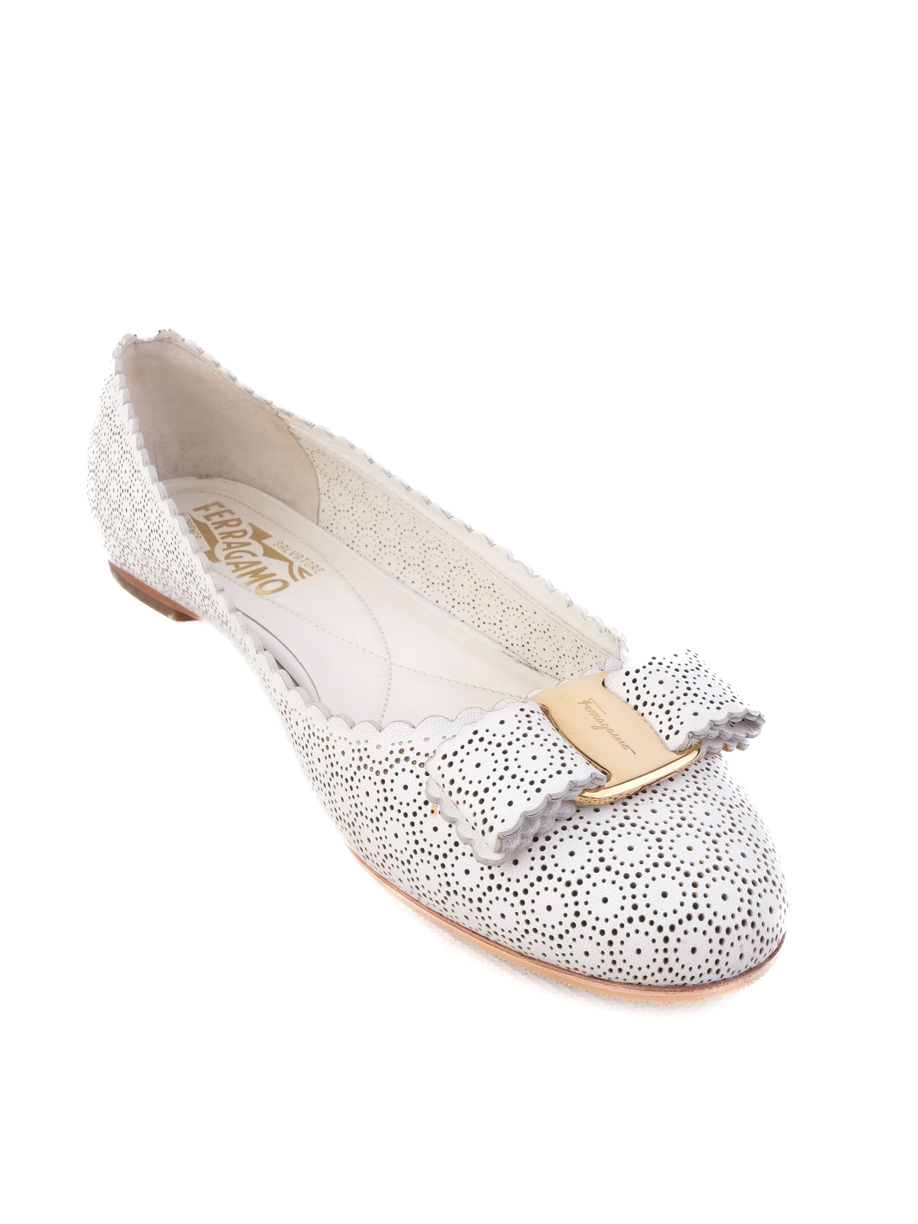 Excellent Salvatore Ferragamo White Leather Flats Size 36.5