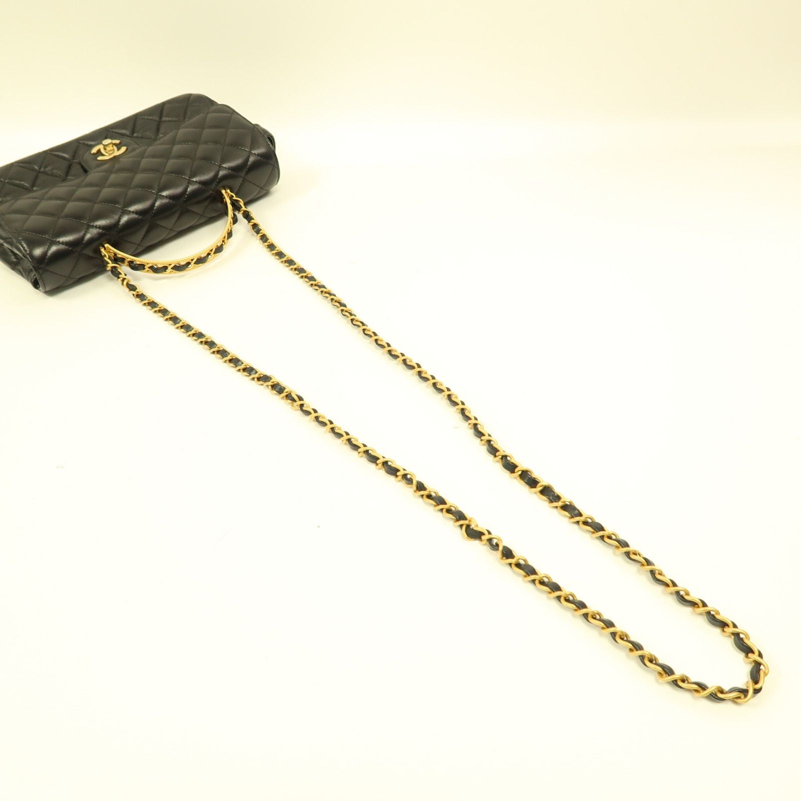 Chanel Black Sheepskin Leather Chain Shoulder Gold Leather Hand Grinded Shoulder And Back Bag Black 2way Shoulder