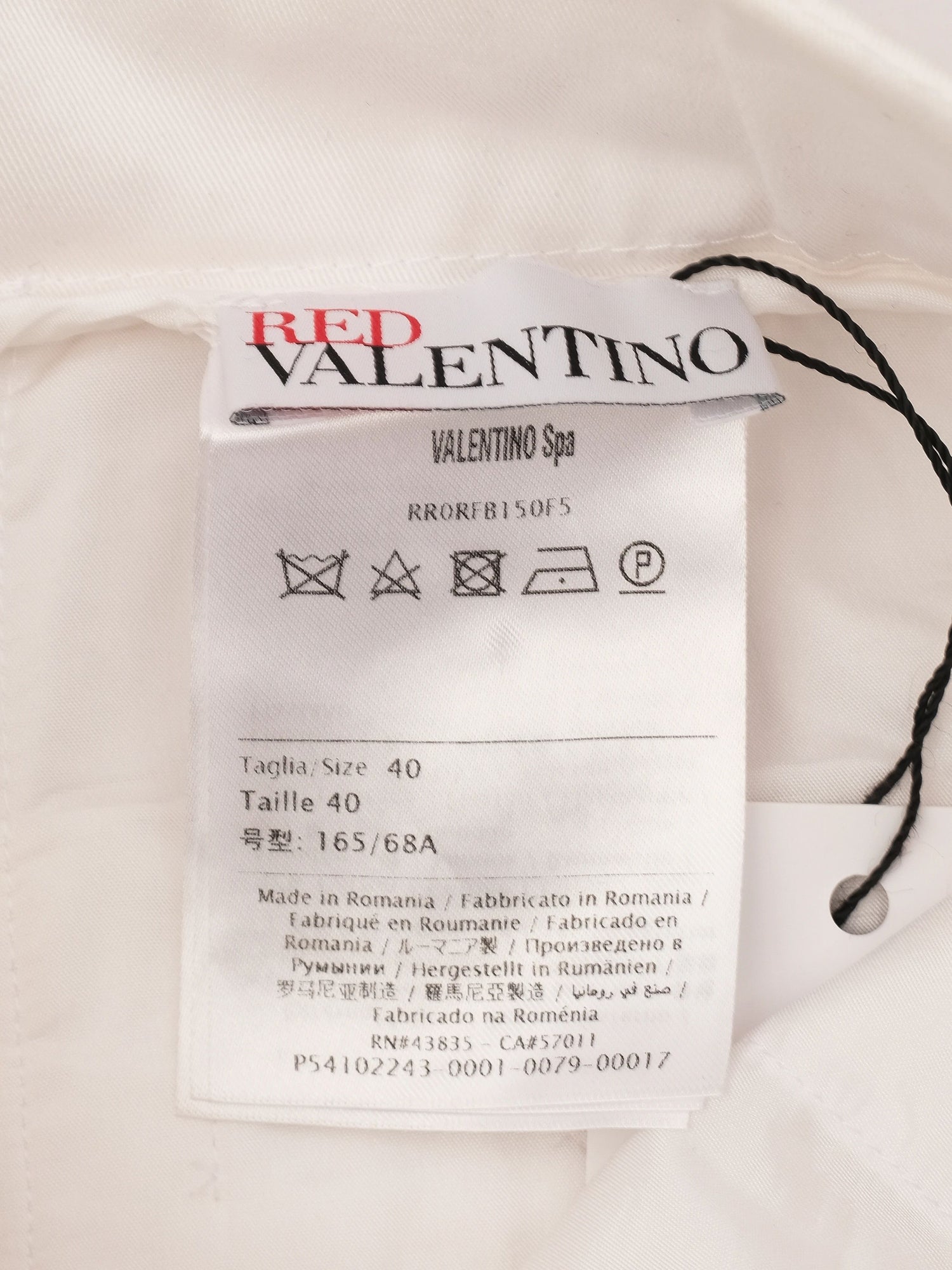 Excellent Red Valentino White Shorts Size 40 with Braided Detail