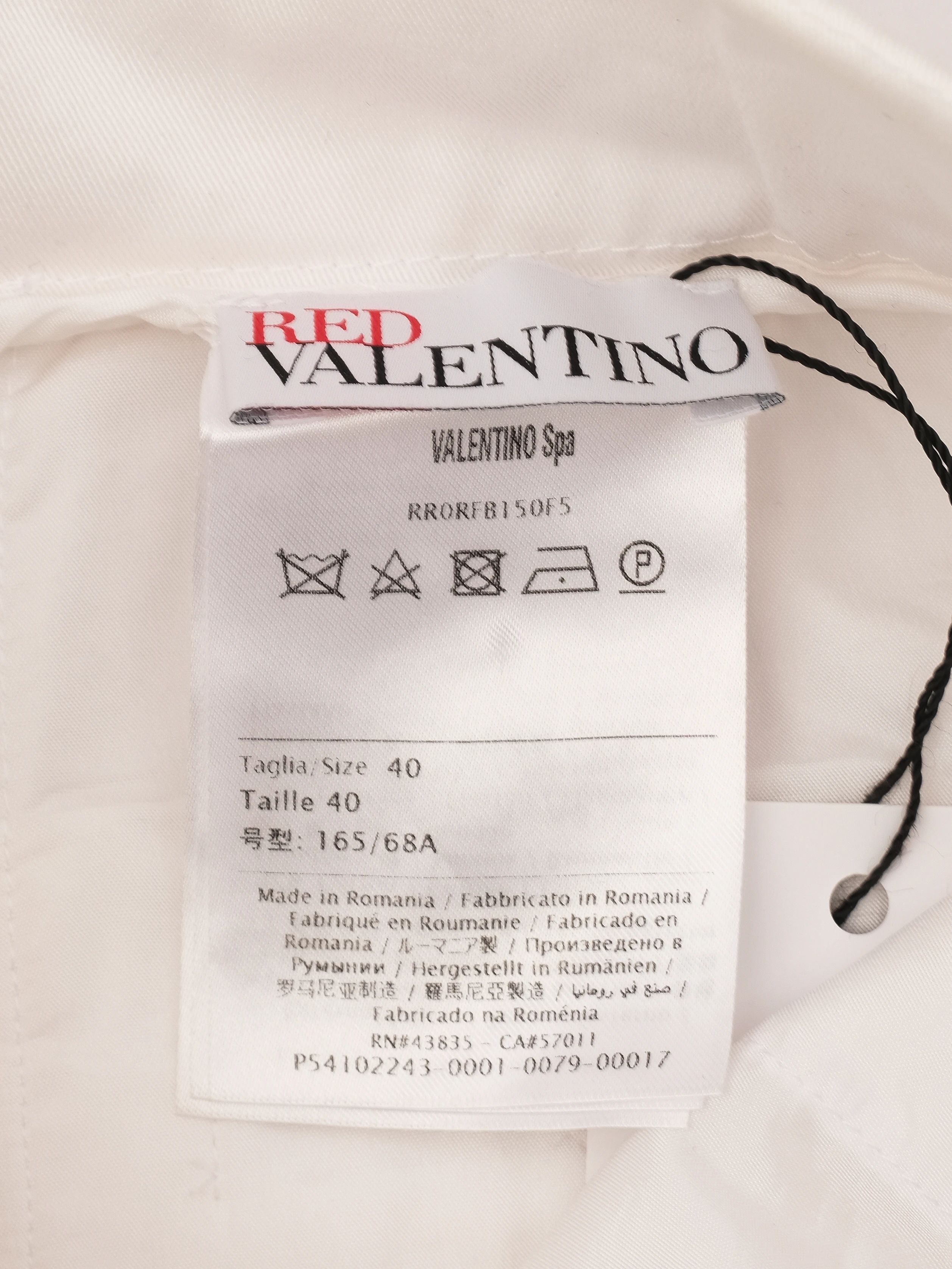 Excellent Red Valentino White Shorts Size 40 with Braided Detail