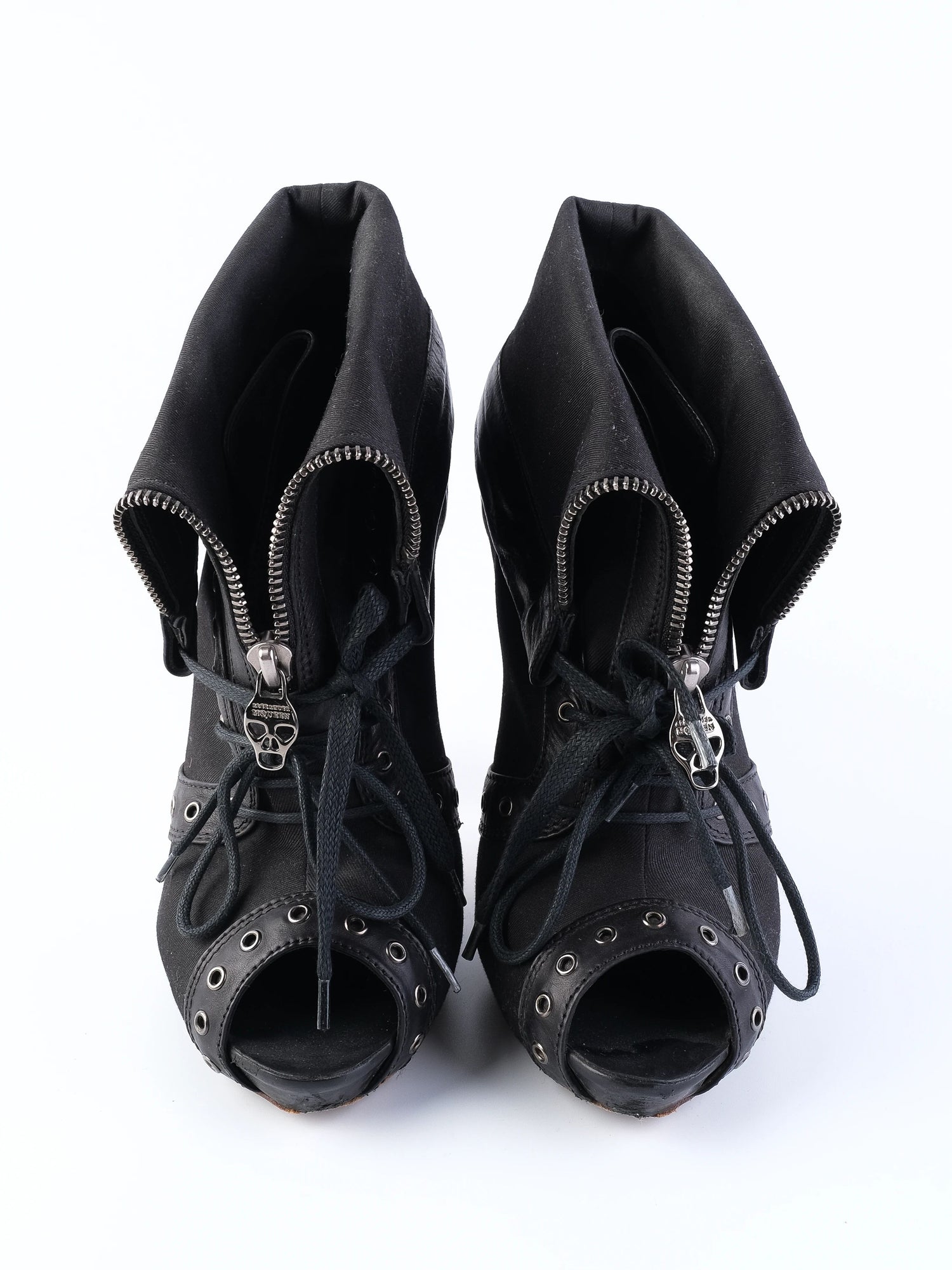 Good Alexander McQueen Black Leather Stiletto Booties Size 39