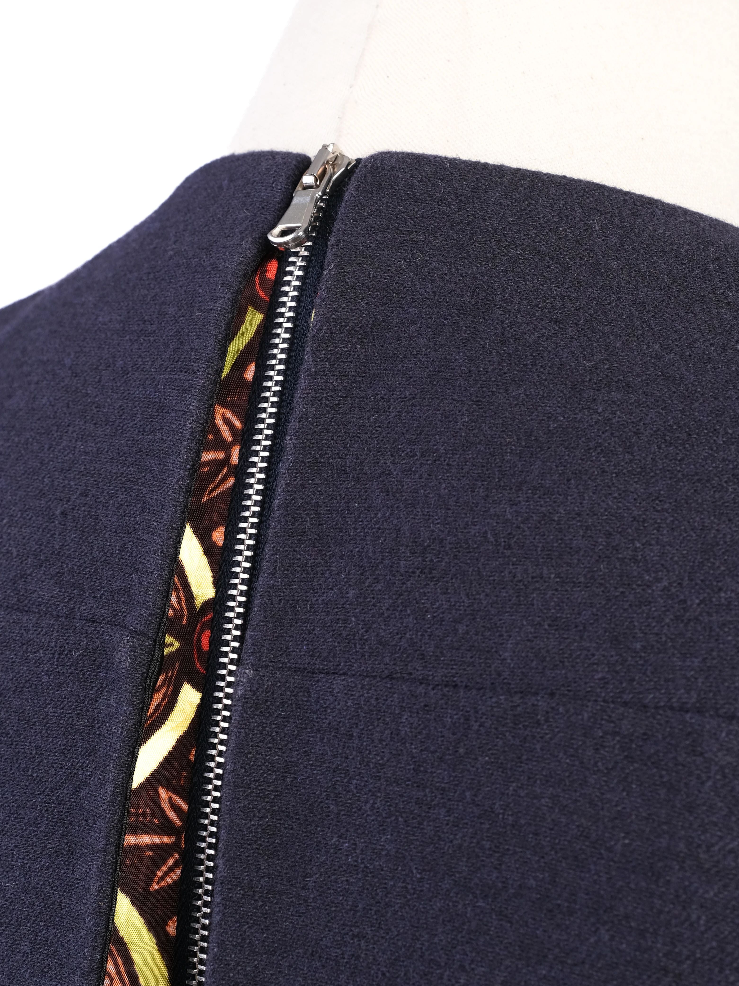 Excellent Carven Black Wool Dress Size M with Patterned Detail