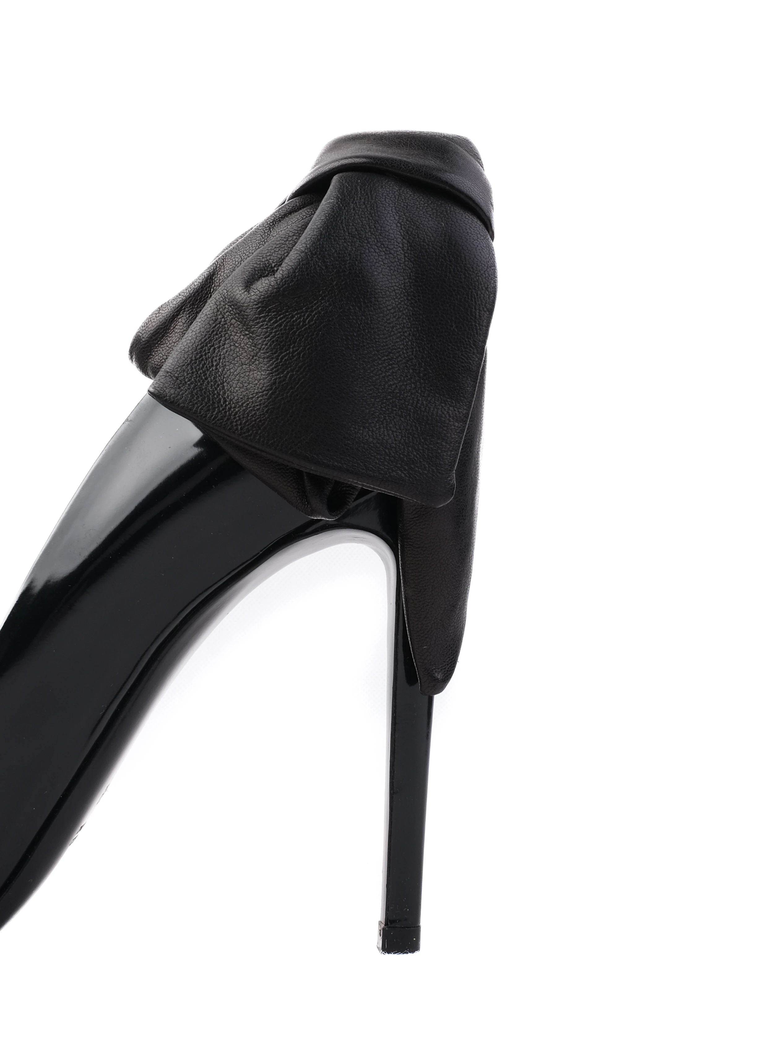 Perfect Ballin Black Leather High-Heeled Shoes Size 39 with Bow