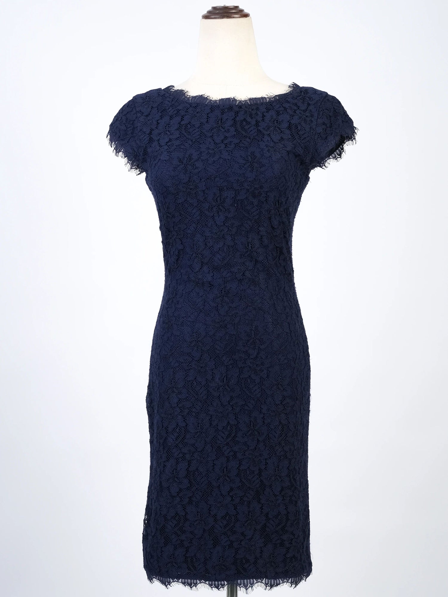 Excellent Diane von Furstenberg Purple Lace Dress Size XS