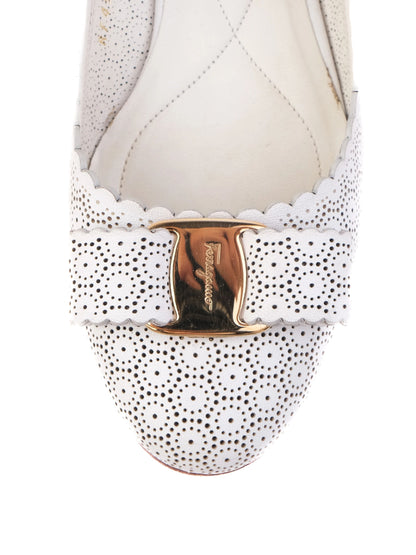 Excellent Salvatore Ferragamo White Leather Flats Size 36.5